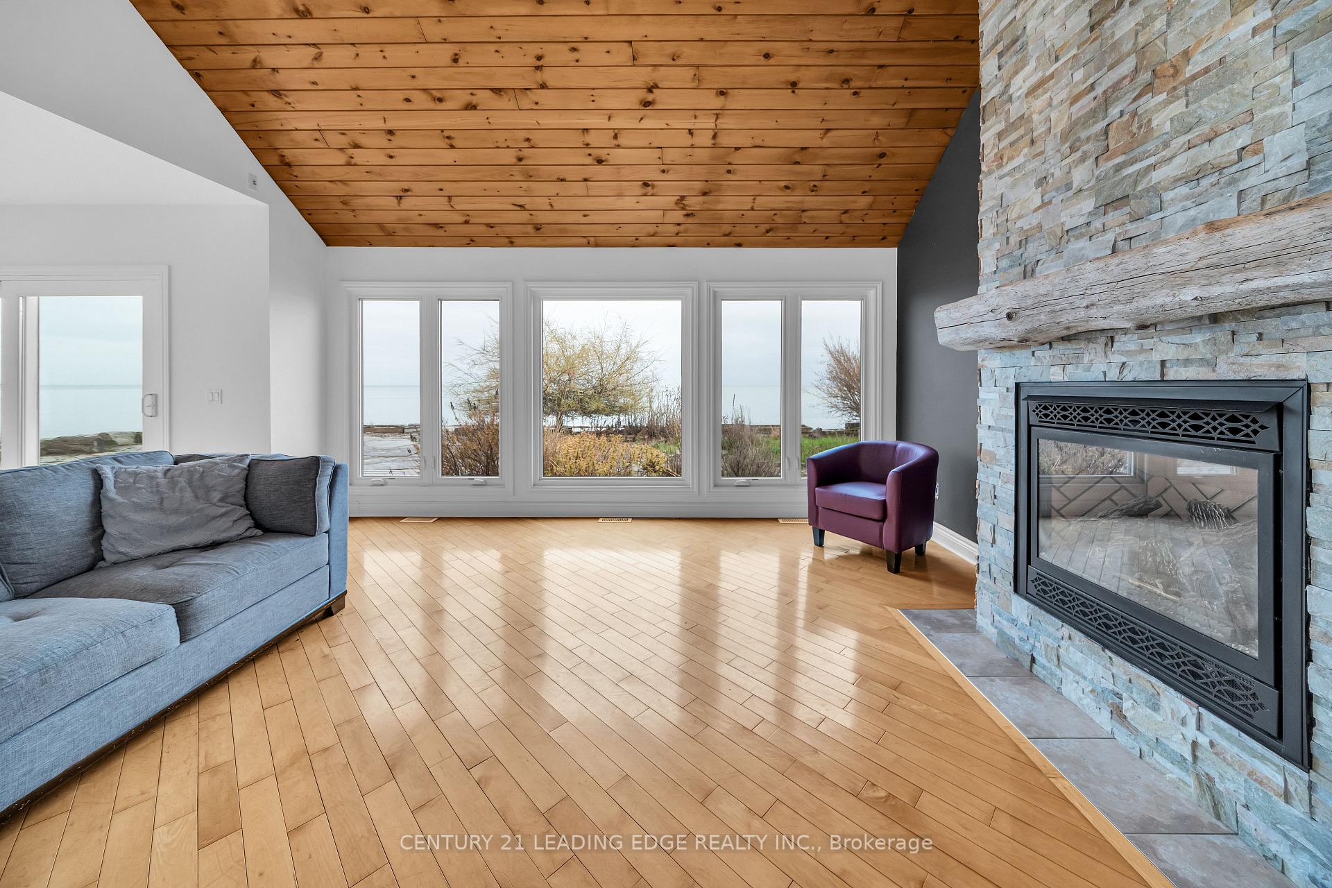 Photo 18 of 151 Cedar Crest Beach Road, Clarington, Bowmanville — HOMEH