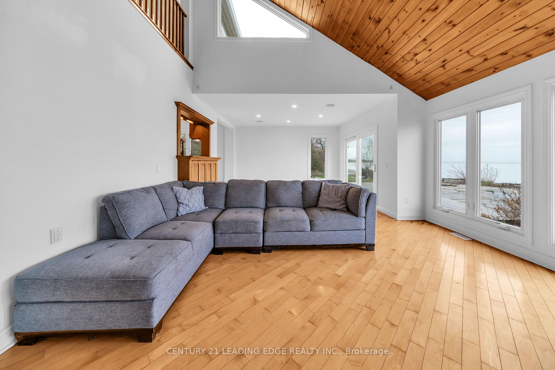 Photo 19 of 151 Cedar Crest Beach Road, Clarington, Bowmanville — HOMEH