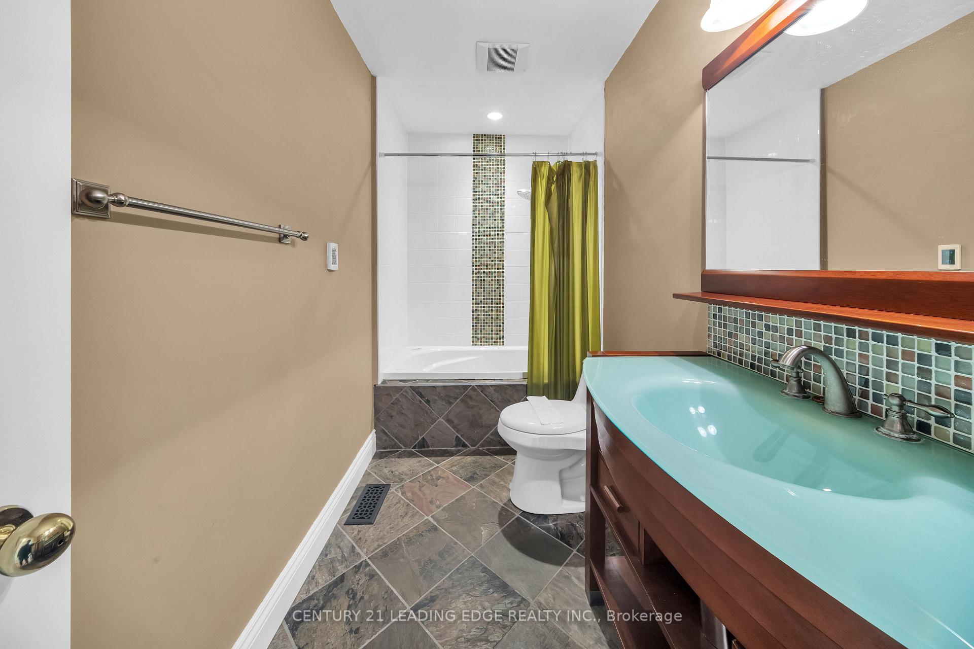 Photo 21 of 151 Cedar Crest Beach Road, Clarington, Bowmanville — HOMEH