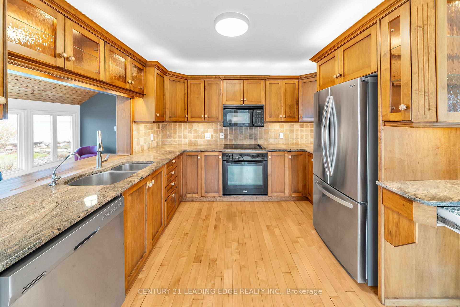 Photo 23 of 151 Cedar Crest Beach Road, Clarington, Bowmanville — HOMEH