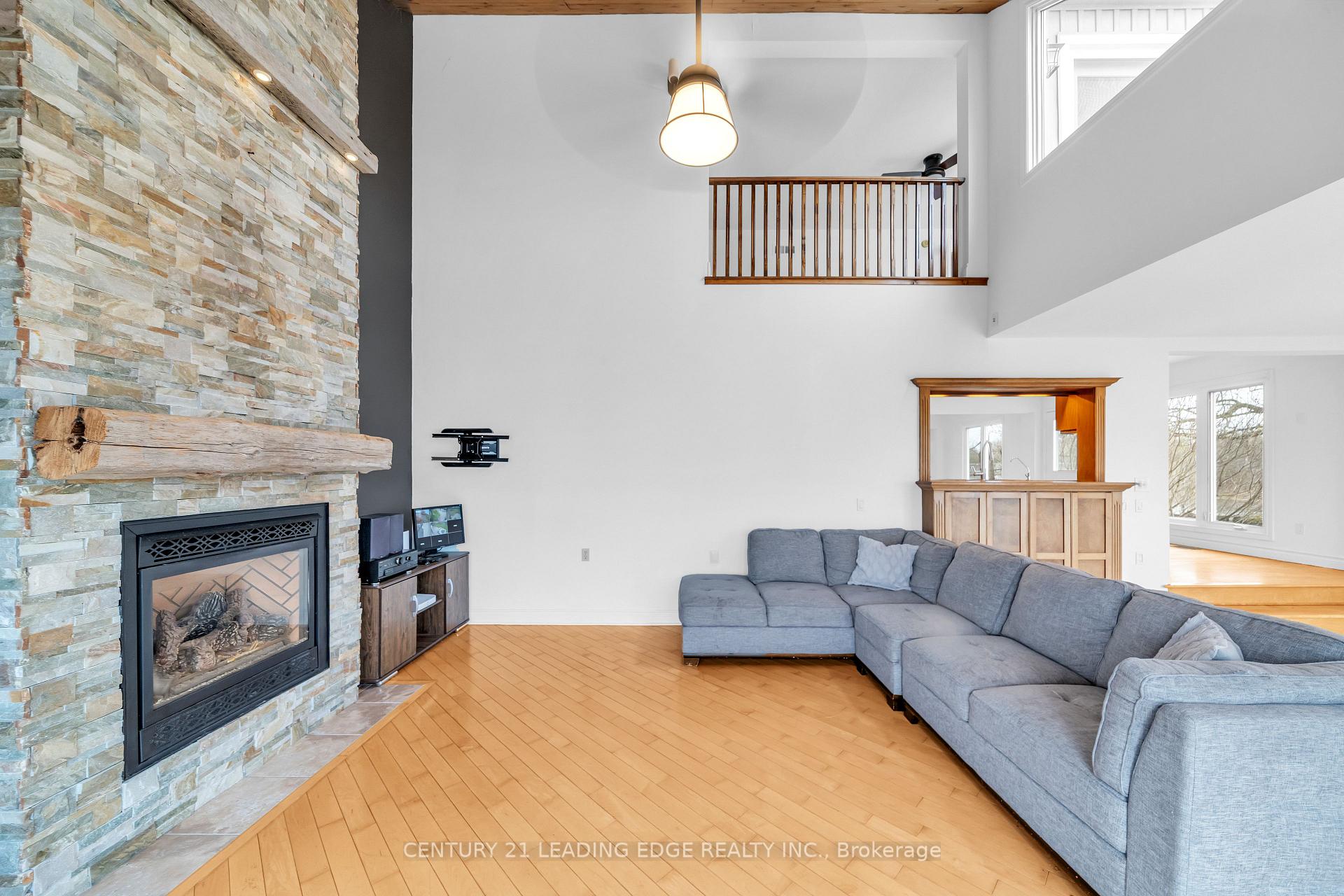 Photo 36 of 151 Cedar Crest Beach Road, Clarington, Bowmanville — HOMEH