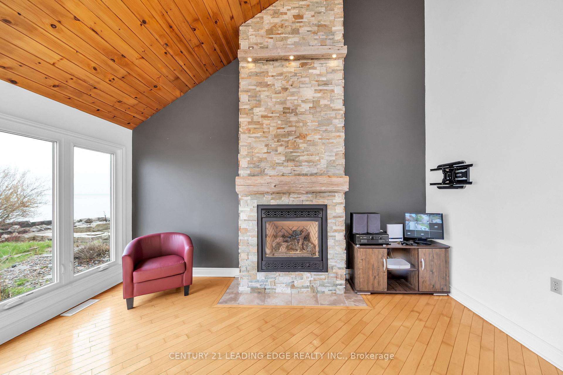Photo 37 of 151 Cedar Crest Beach Road, Clarington, Bowmanville — HOMEH