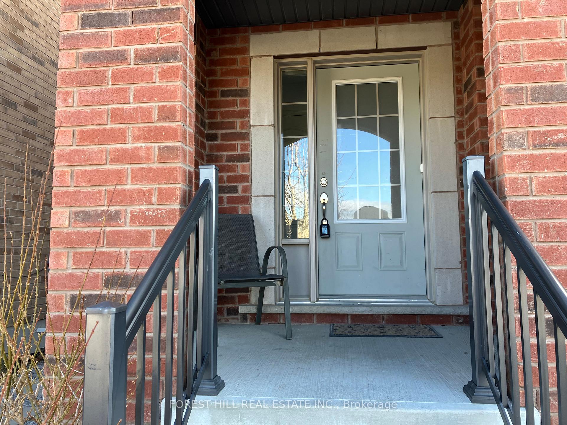 Photo 2 of 2448 Equestrian Crescent, Oshawa, Windfields — HOMEH