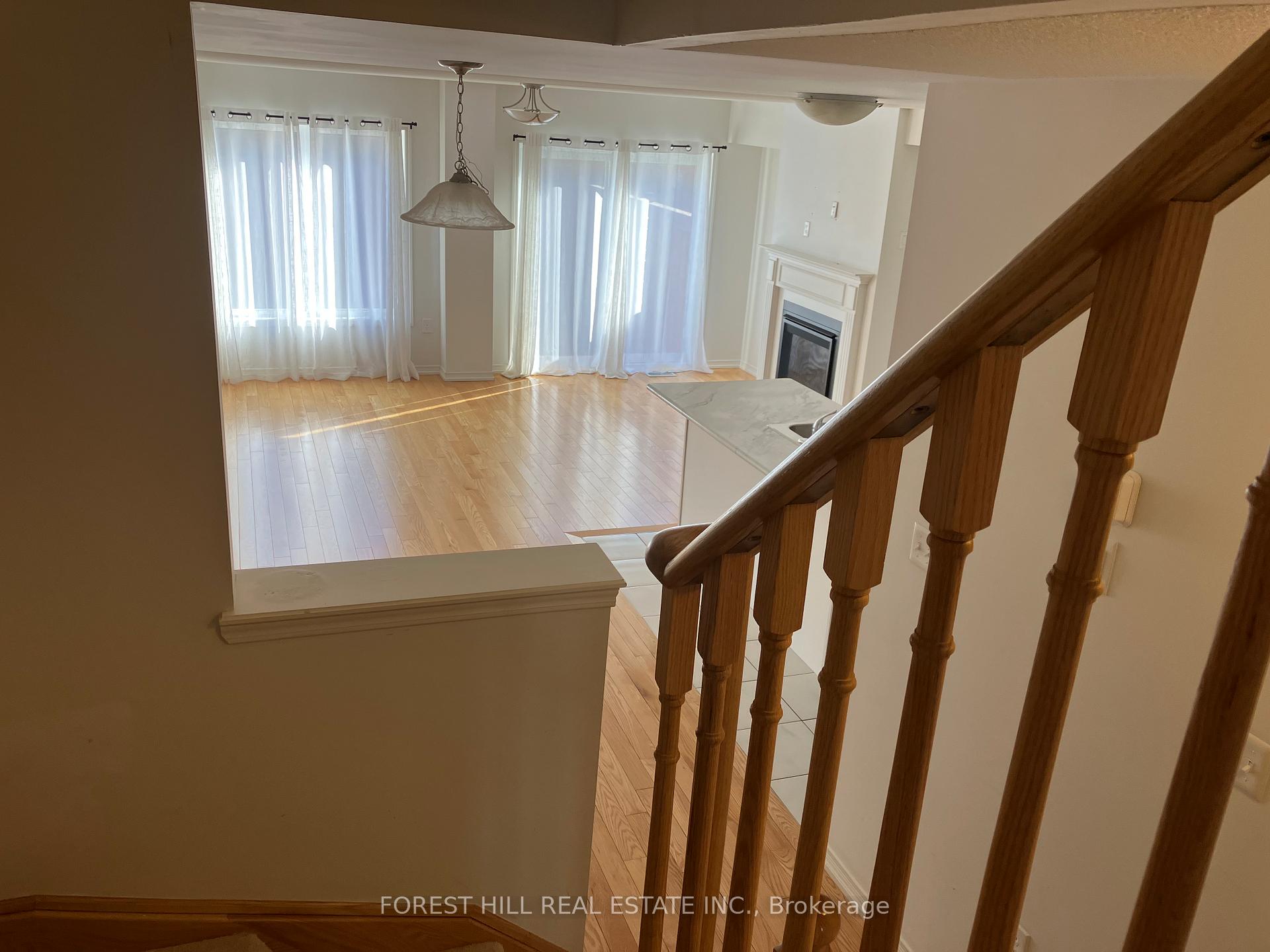 Photo 10 of 2448 Equestrian Crescent, Oshawa, Windfields — HOMEH