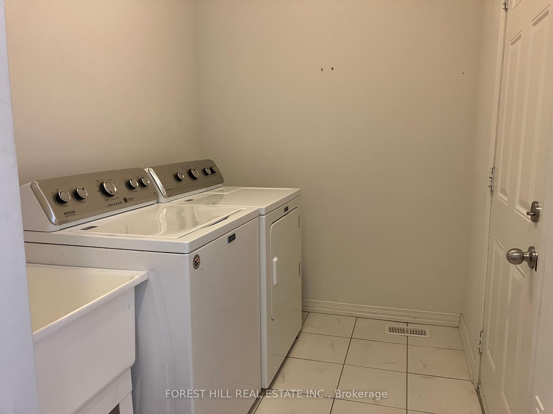 Photo 19 of 2448 Equestrian Crescent, Oshawa, Windfields — HOMEH
