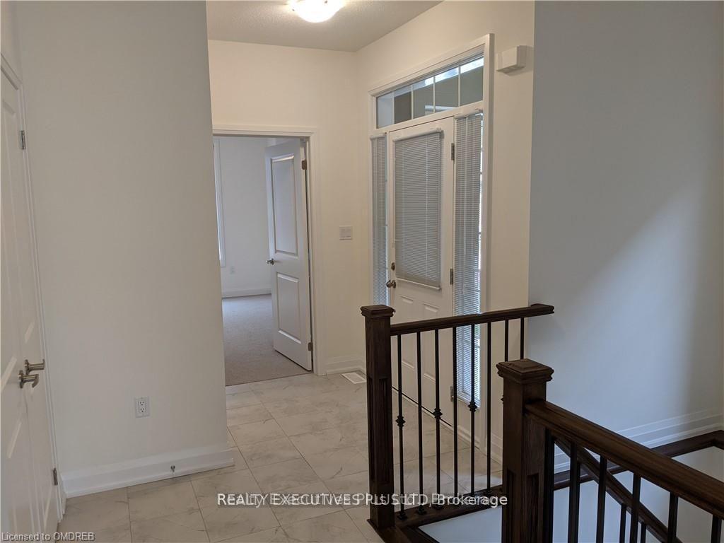 Photo 4 of 77 Kari Crescent, Collingwood — HOMEH