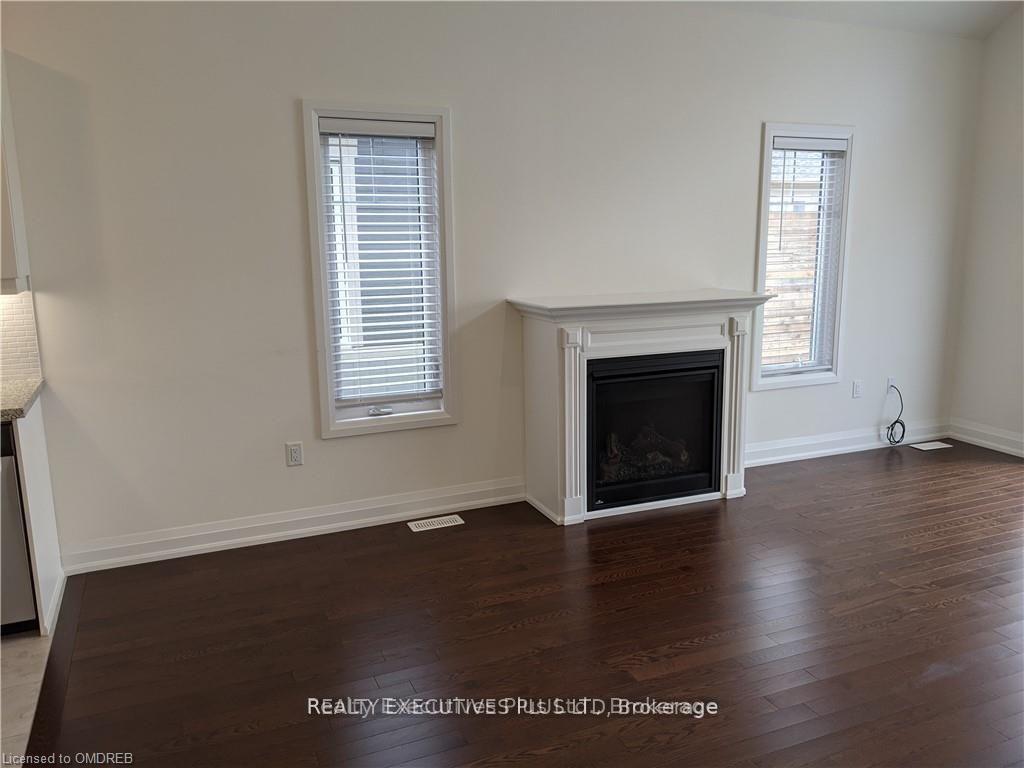 Photo 10 of 77 Kari Crescent, Collingwood — HOMEH