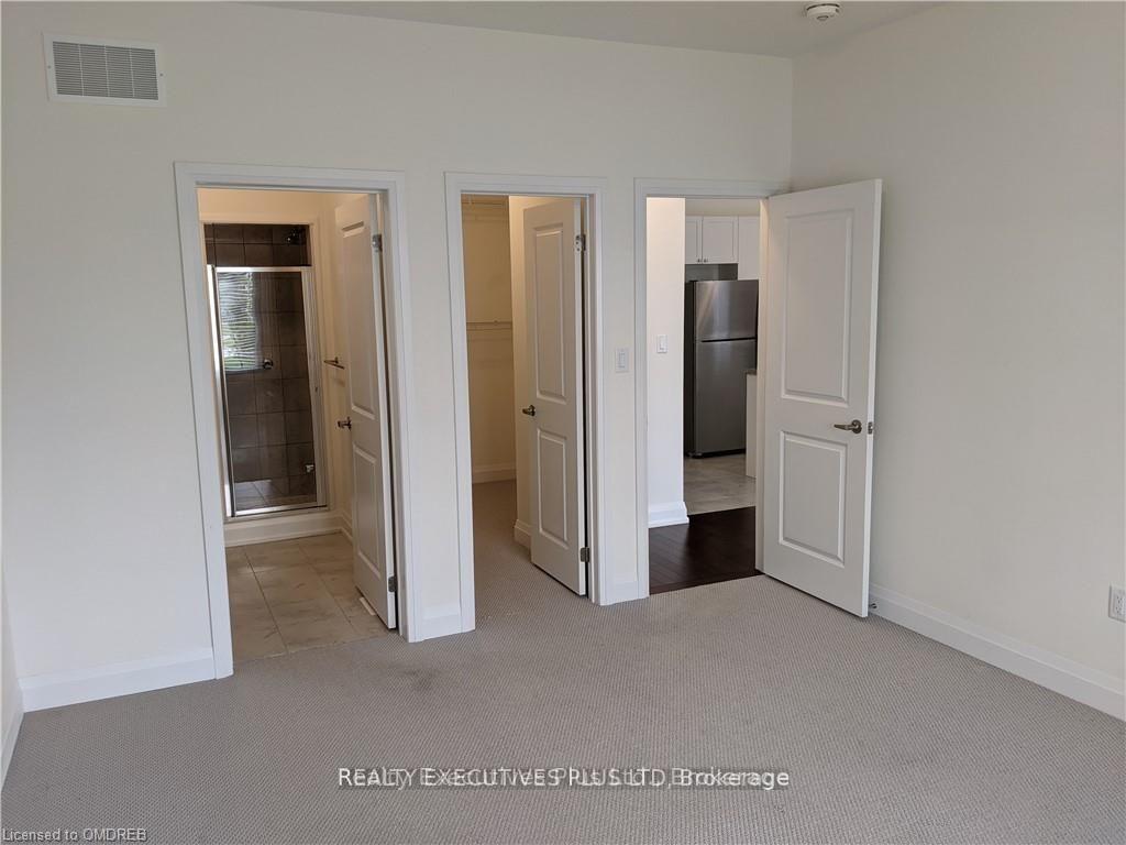 Photo 11 of 77 Kari Crescent, Collingwood — HOMEH
