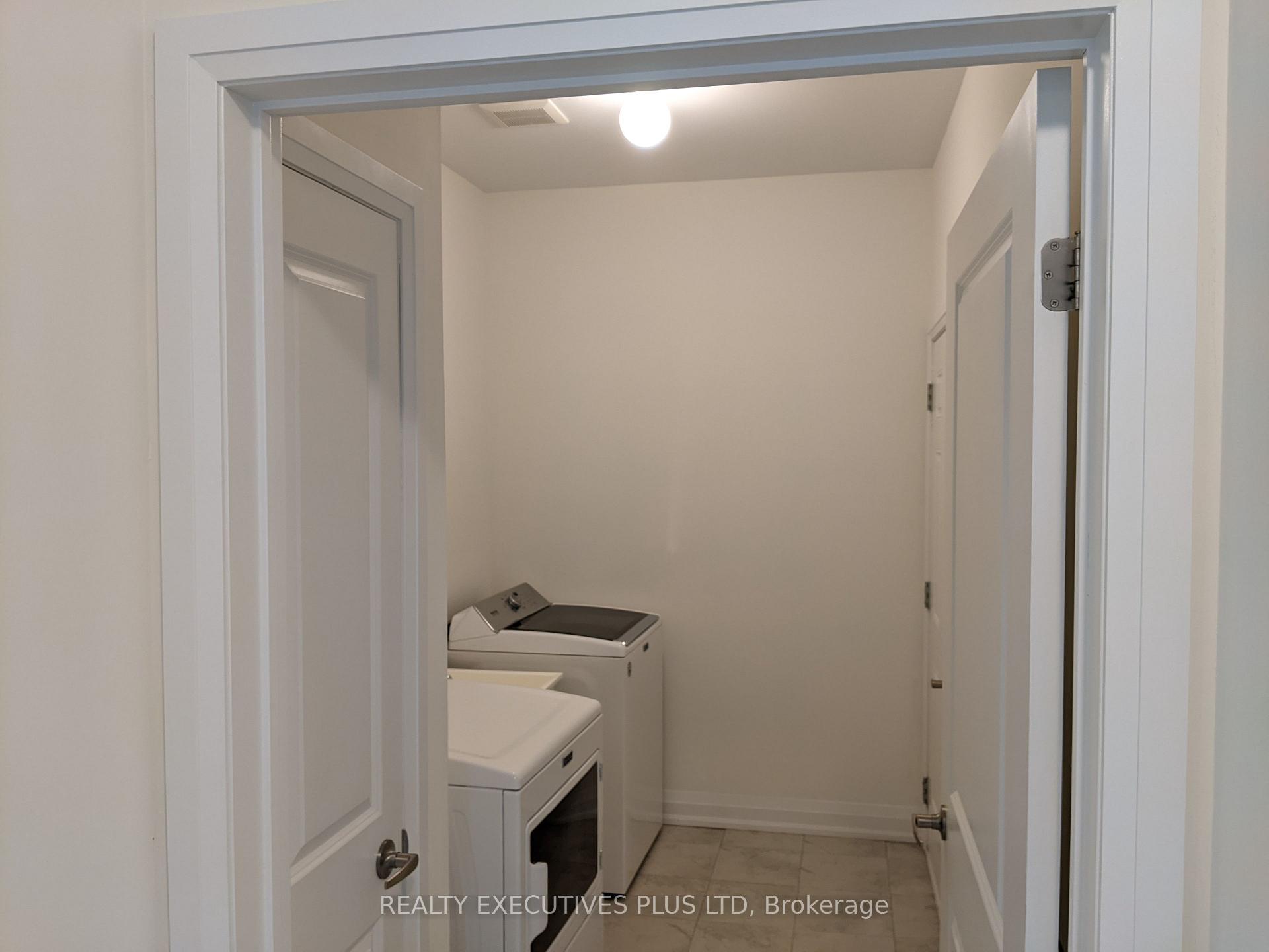 Photo 16 of 77 Kari Crescent, Collingwood — HOMEH