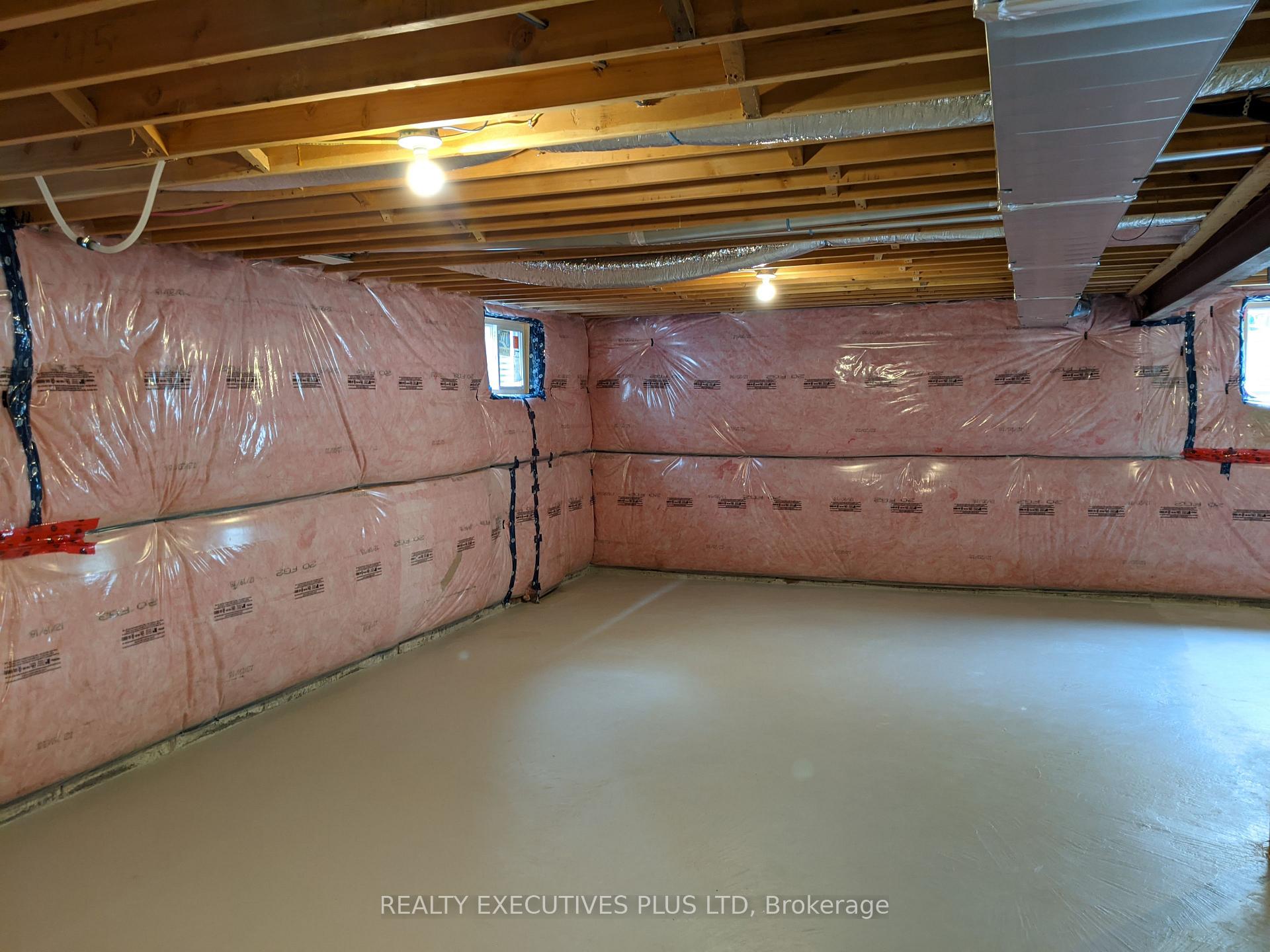 Photo 18 of 77 Kari Crescent, Collingwood — HOMEH