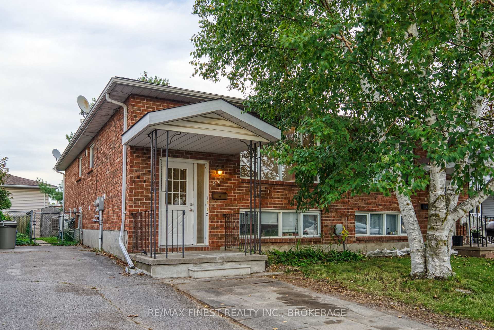 Photo 2 of 941 Warburton Crescent, Kingston, East Gardiners Rd — HOMEH