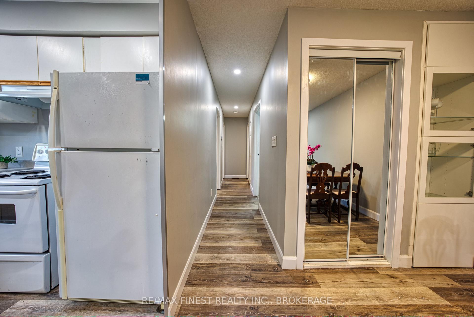Photo 12 of 941 Warburton Crescent, Kingston, East Gardiners Rd — HOMEH