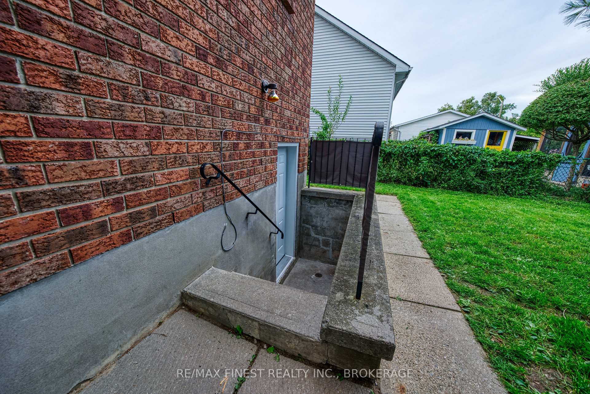 Photo 19 of 941 Warburton Crescent, Kingston, East Gardiners Rd — HOMEH