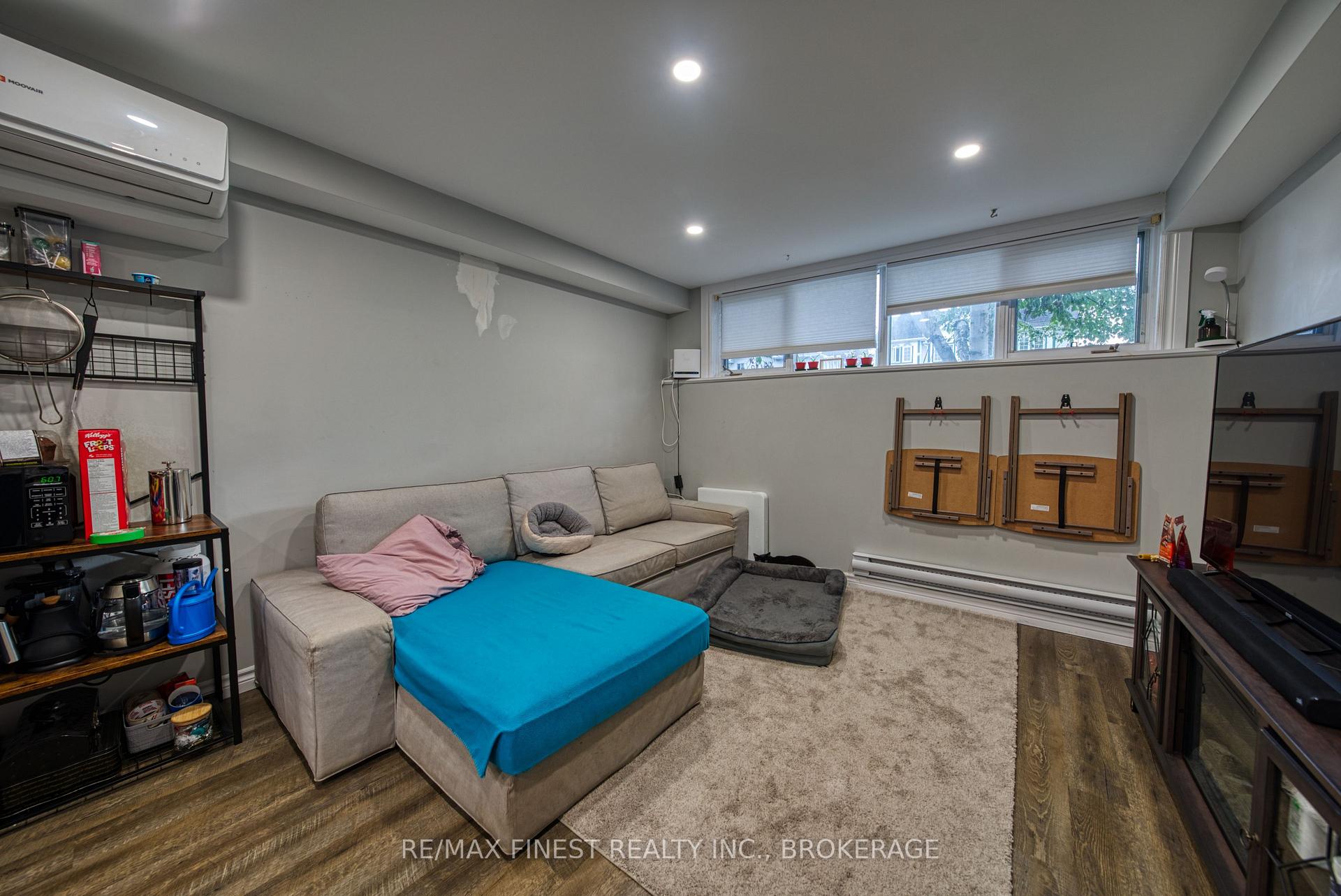 Photo 20 of 941 Warburton Crescent, Kingston, East Gardiners Rd — HOMEH