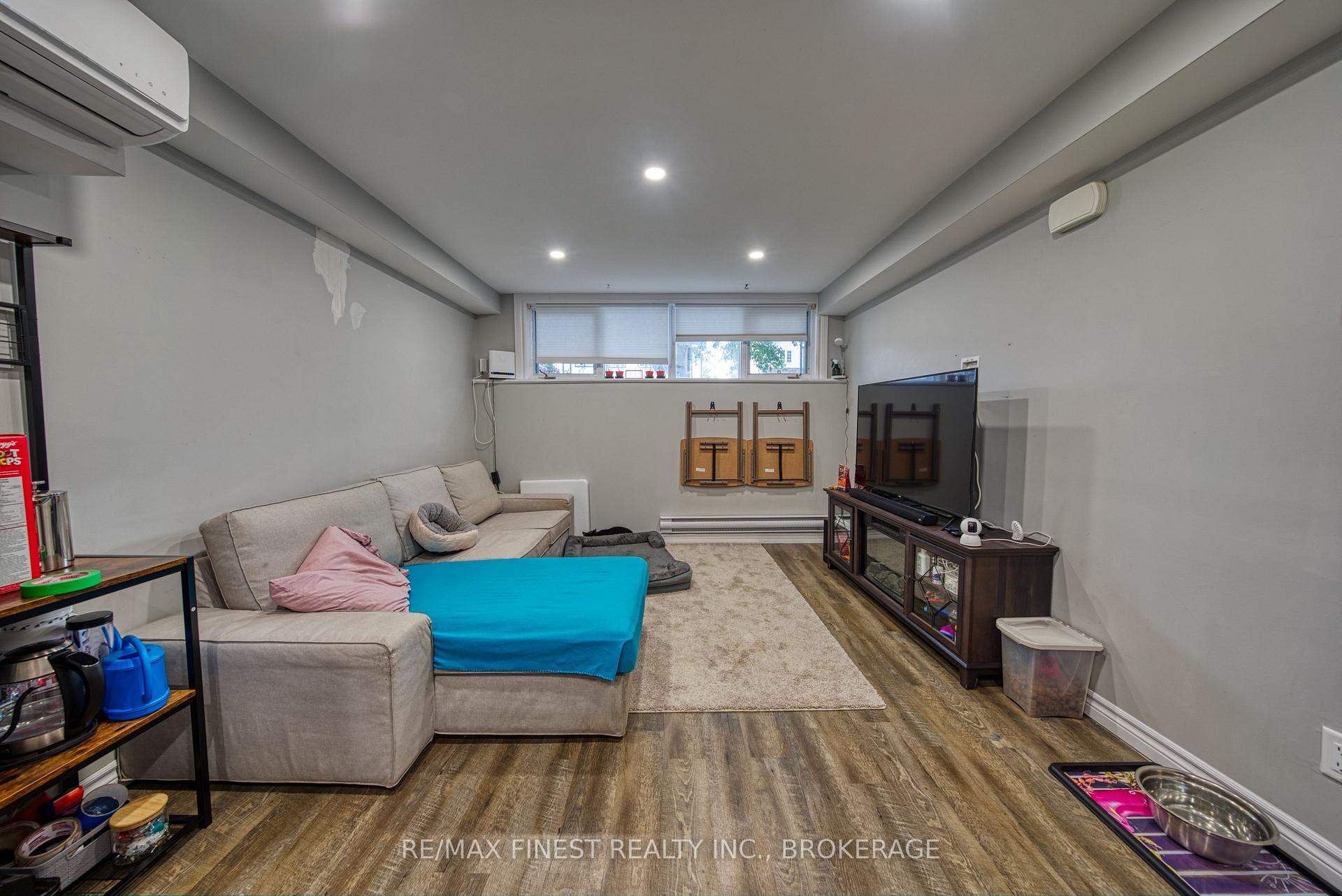 Photo 22 of 941 Warburton Crescent, Kingston, East Gardiners Rd — HOMEH