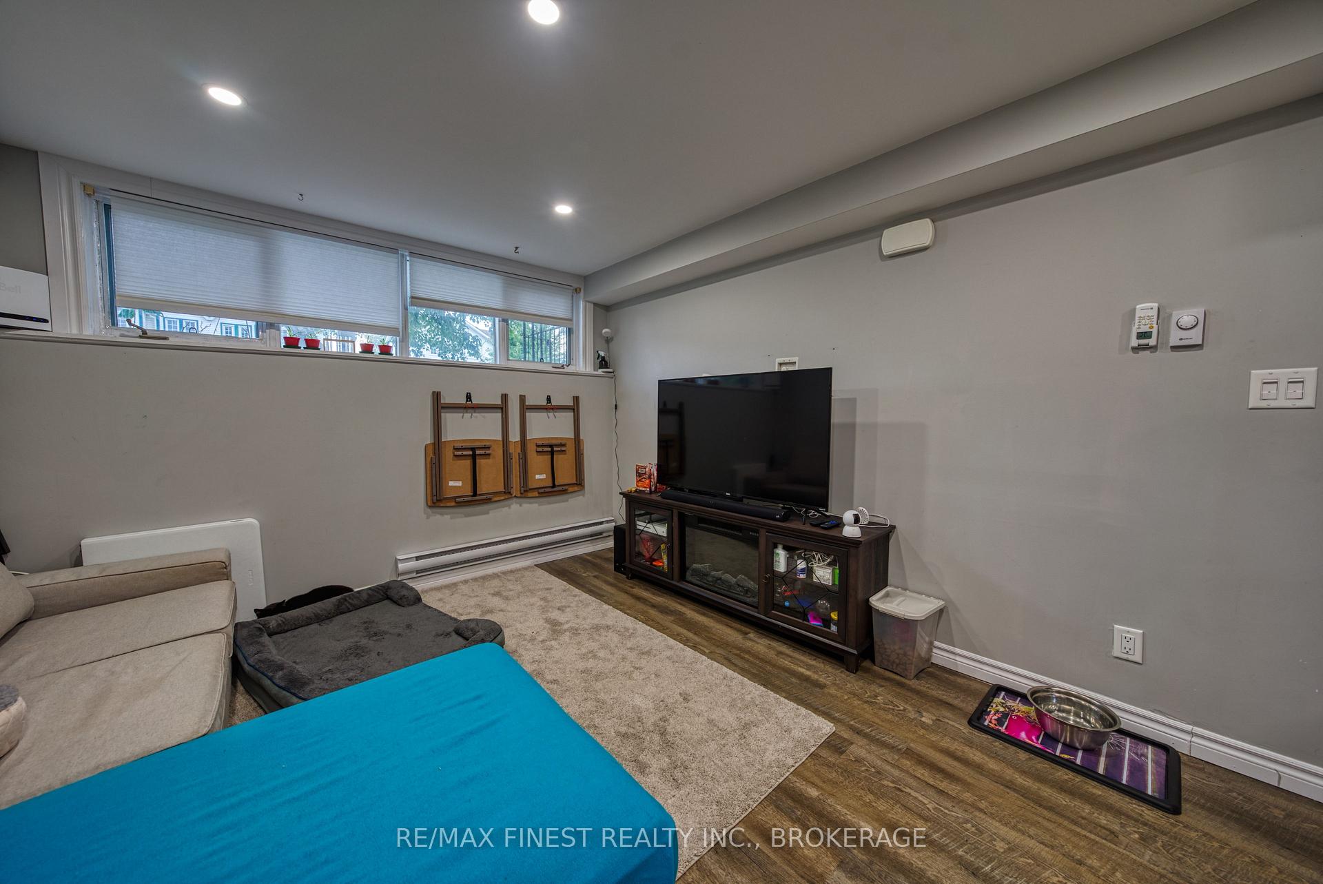 Photo 26 of 941 Warburton Crescent, Kingston, East Gardiners Rd — HOMEH