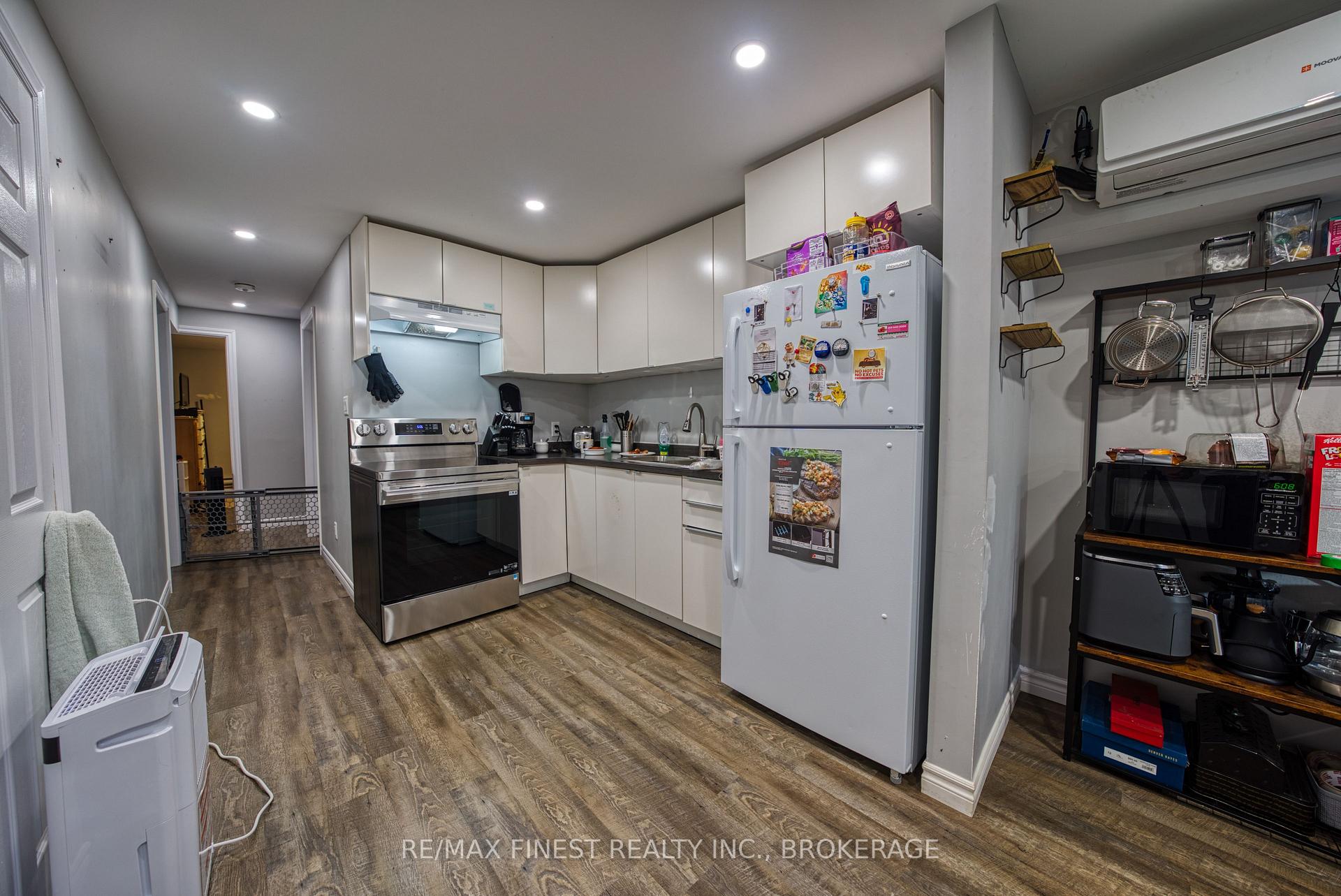 Photo 30 of 941 Warburton Crescent, Kingston, East Gardiners Rd — HOMEH