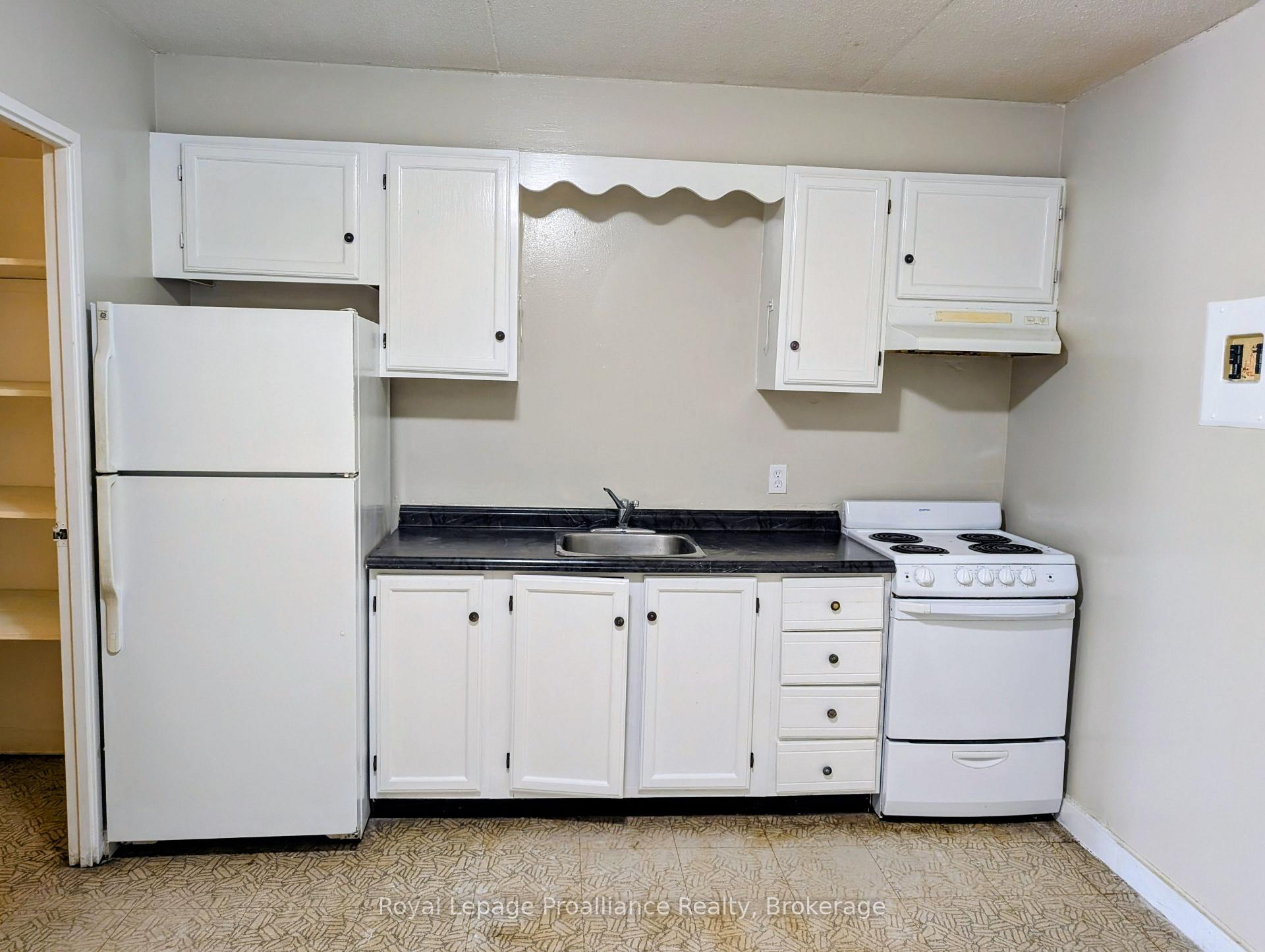 Photo 6 of Unit 17, 1837 Lansdowne Street W, Peterborough, Otonabee Ward 1 — HOMEH