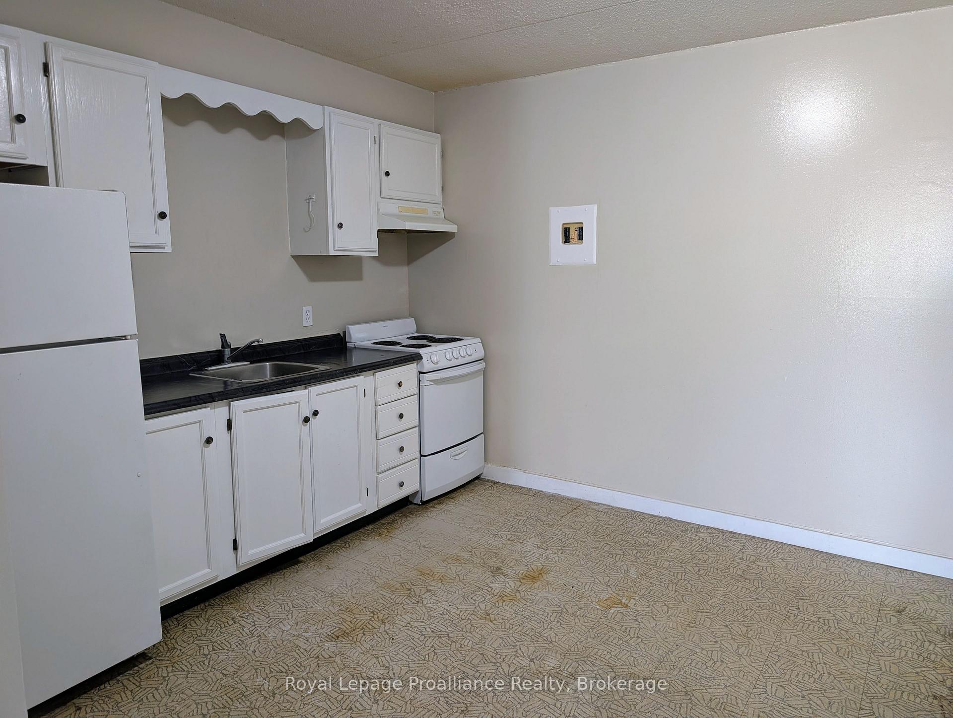 Photo 8 of Unit 17, 1837 Lansdowne Street W, Peterborough, Otonabee Ward 1 — HOMEH