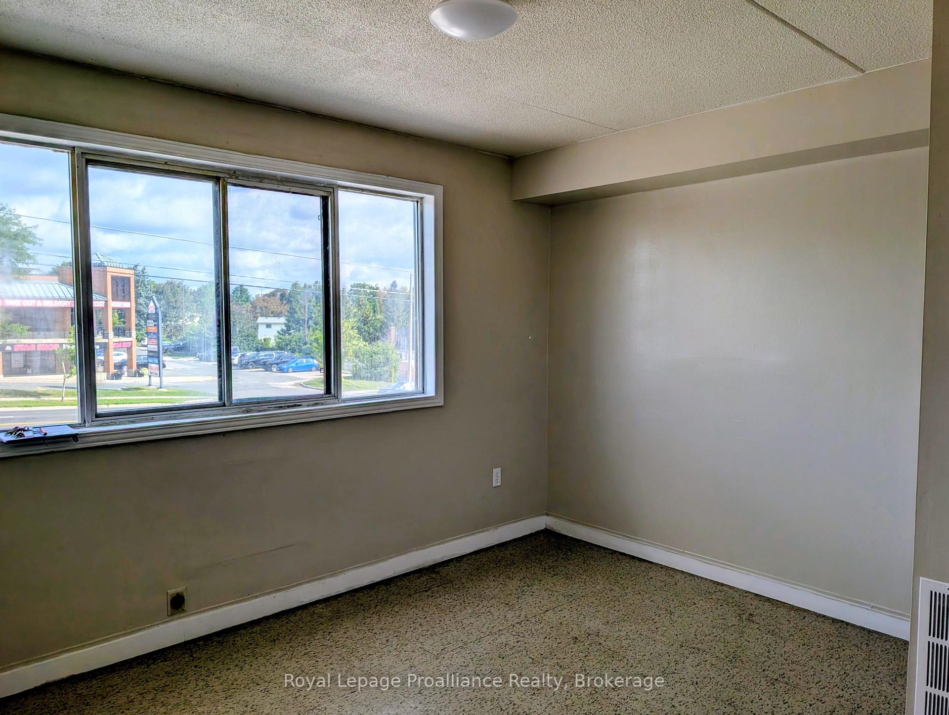 Photo 10 of Unit 17, 1837 Lansdowne Street W, Peterborough, Otonabee Ward 1 — HOMEH