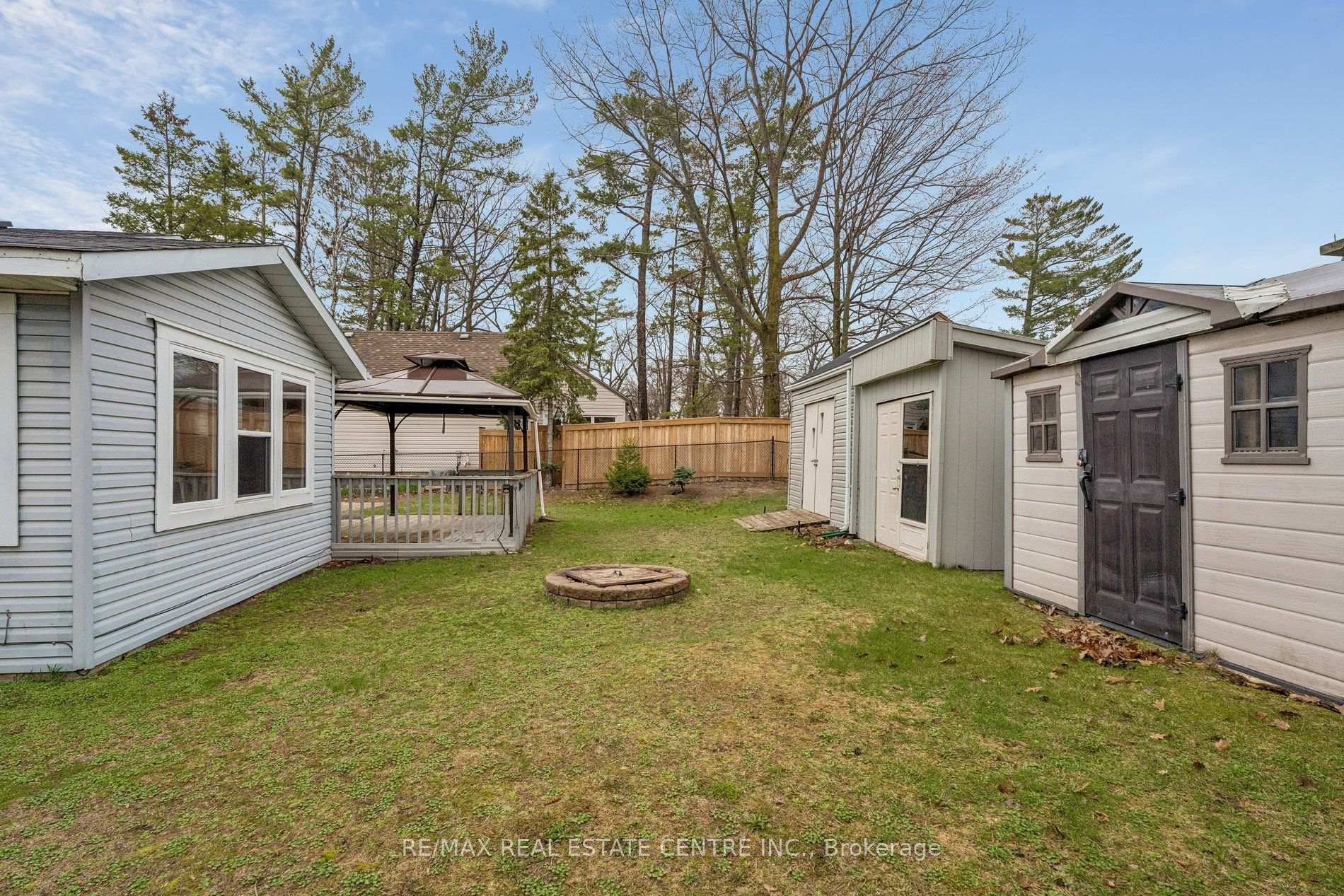 Photo 96 of 449 Mosley Street, Wasaga Beach — HOMEH