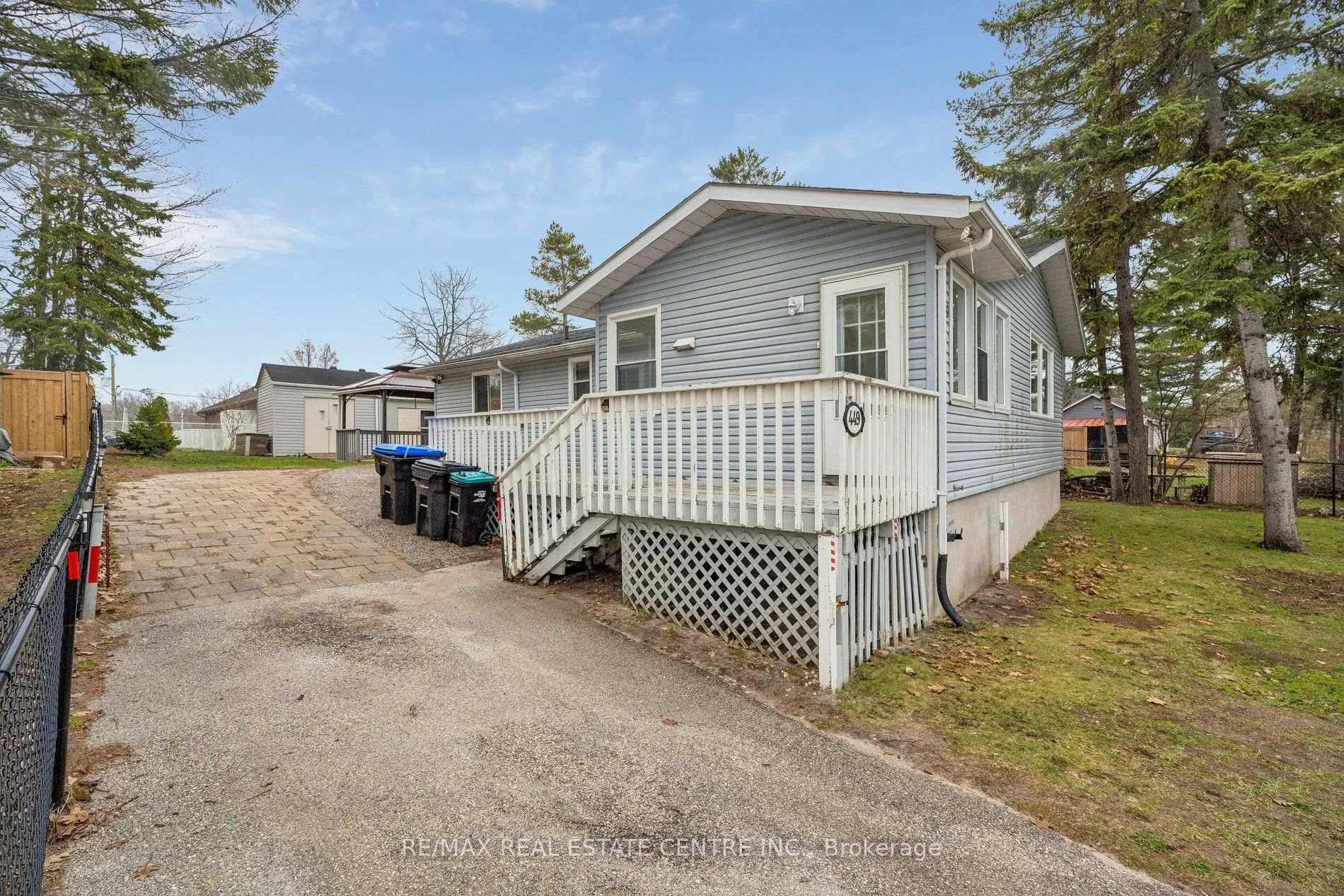 Photo 7 of 449 Mosley Street, Wasaga Beach — HOMEH