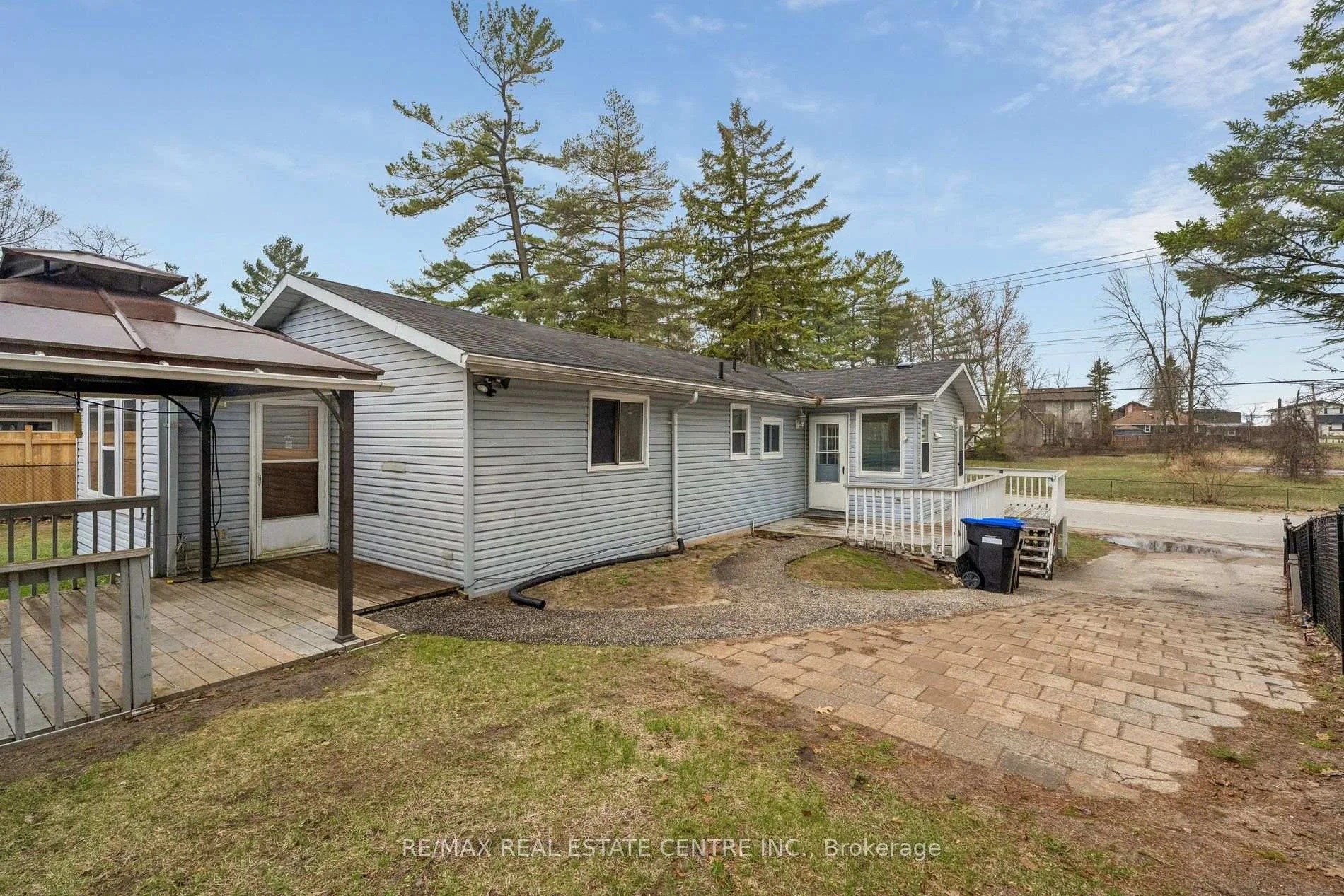 Photo 9 of 449 Mosley Street, Wasaga Beach — HOMEH