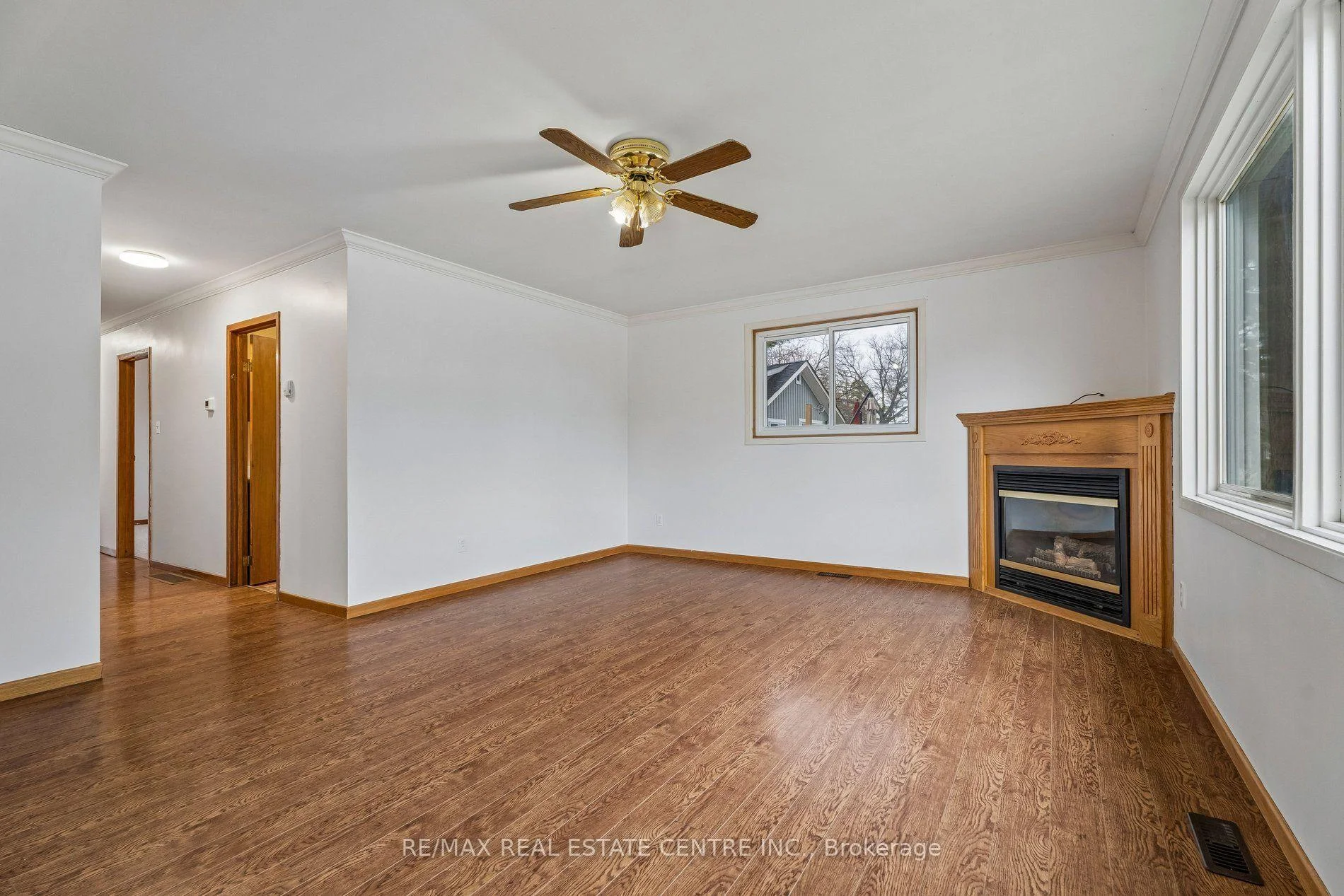 Photo 15 of 449 Mosley Street, Wasaga Beach — HOMEH