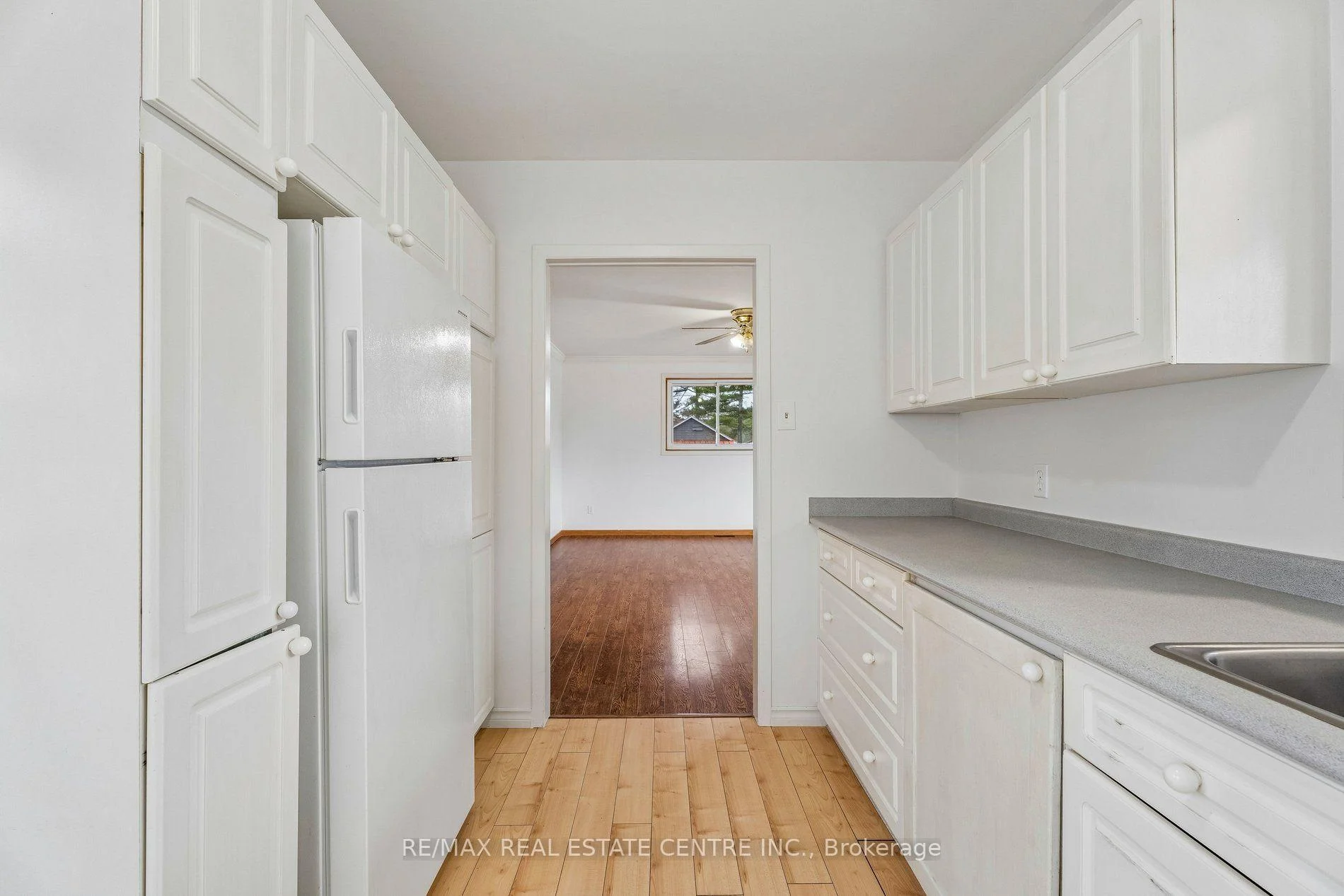 Photo 33 of 449 Mosley Street, Wasaga Beach — HOMEH