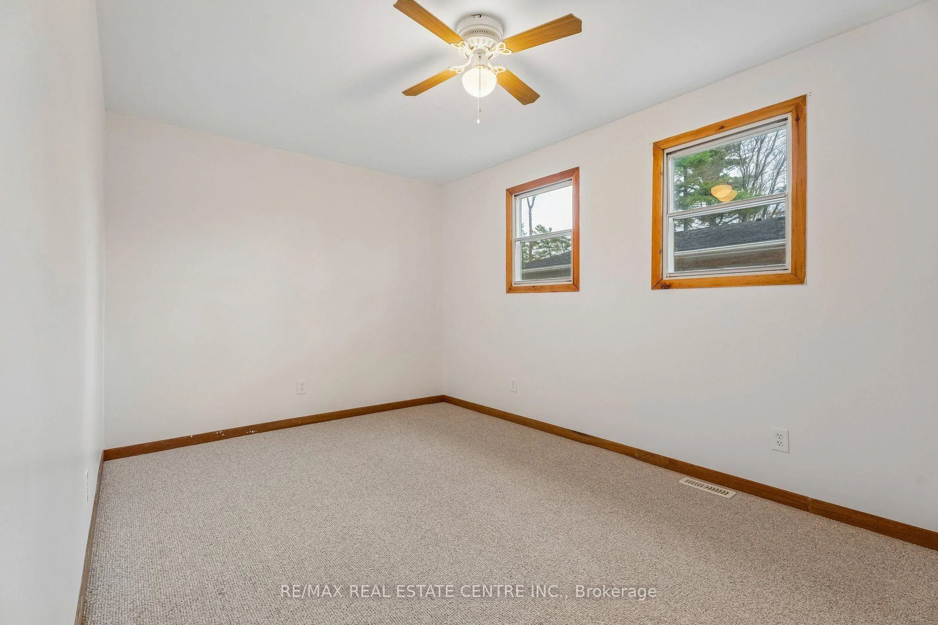 Photo 43 of 449 Mosley Street, Wasaga Beach — HOMEH