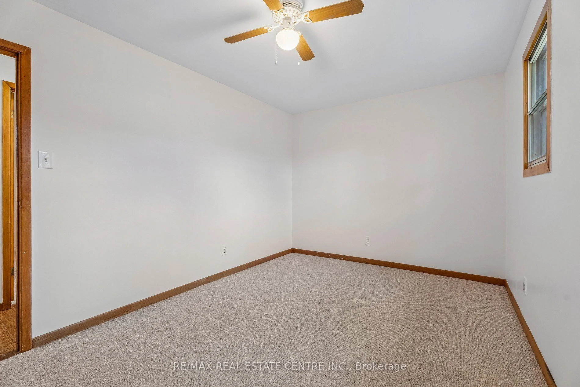 Photo 45 of 449 Mosley Street, Wasaga Beach — HOMEH
