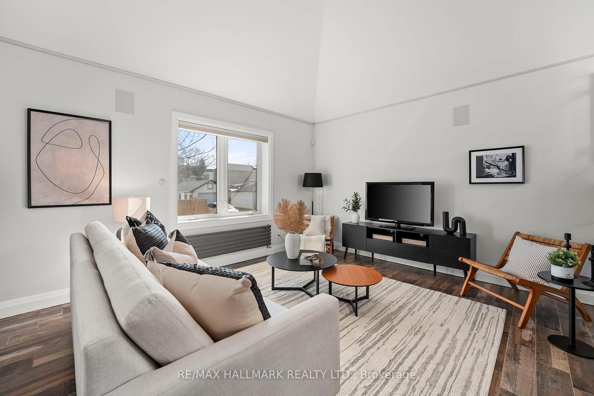 Photo 8 of 272 King Edward Avenue, Toronto, Woodbine-Lumsden — HOMEH
