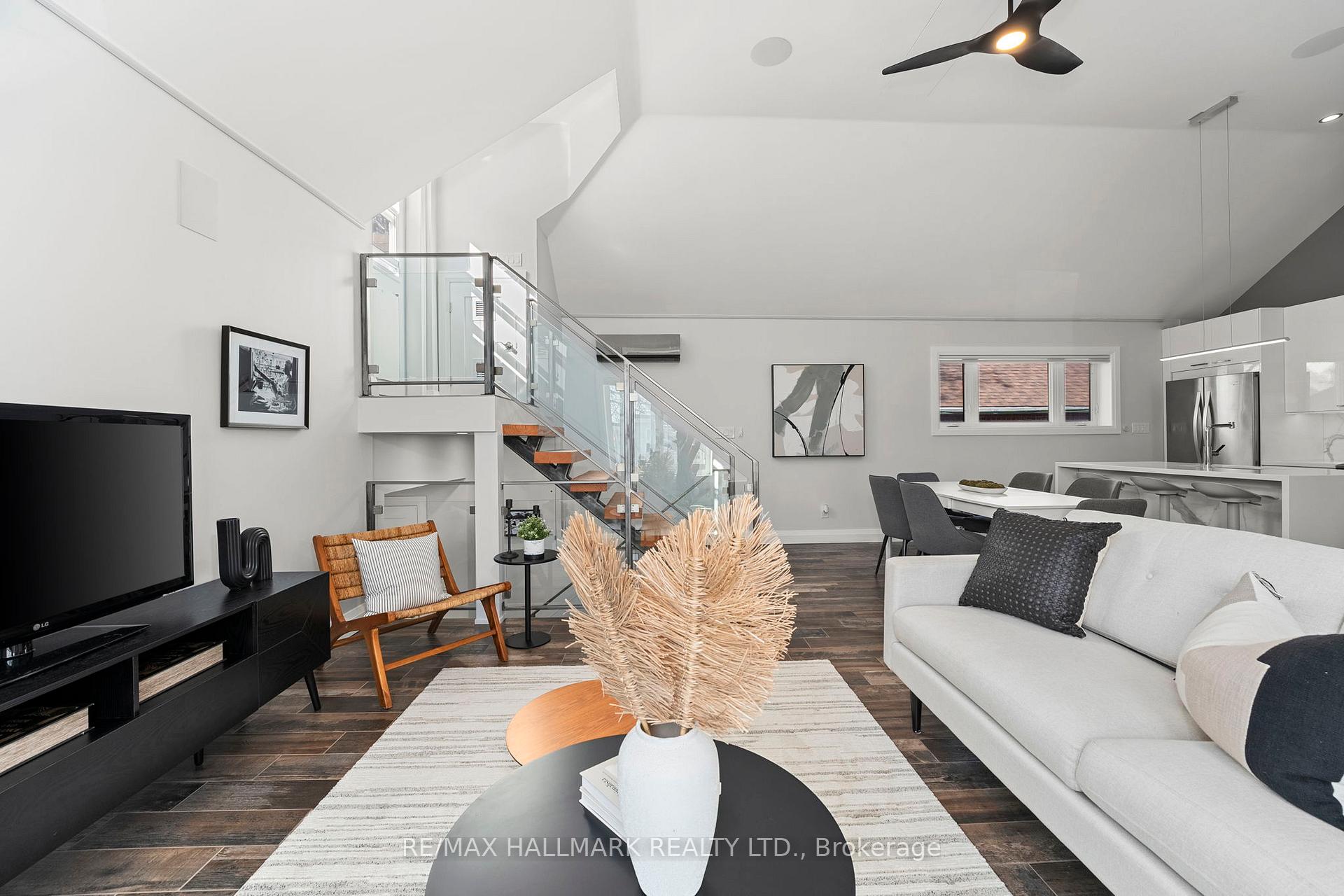 Photo 10 of 272 King Edward Avenue, Toronto, Woodbine-Lumsden — HOMEH