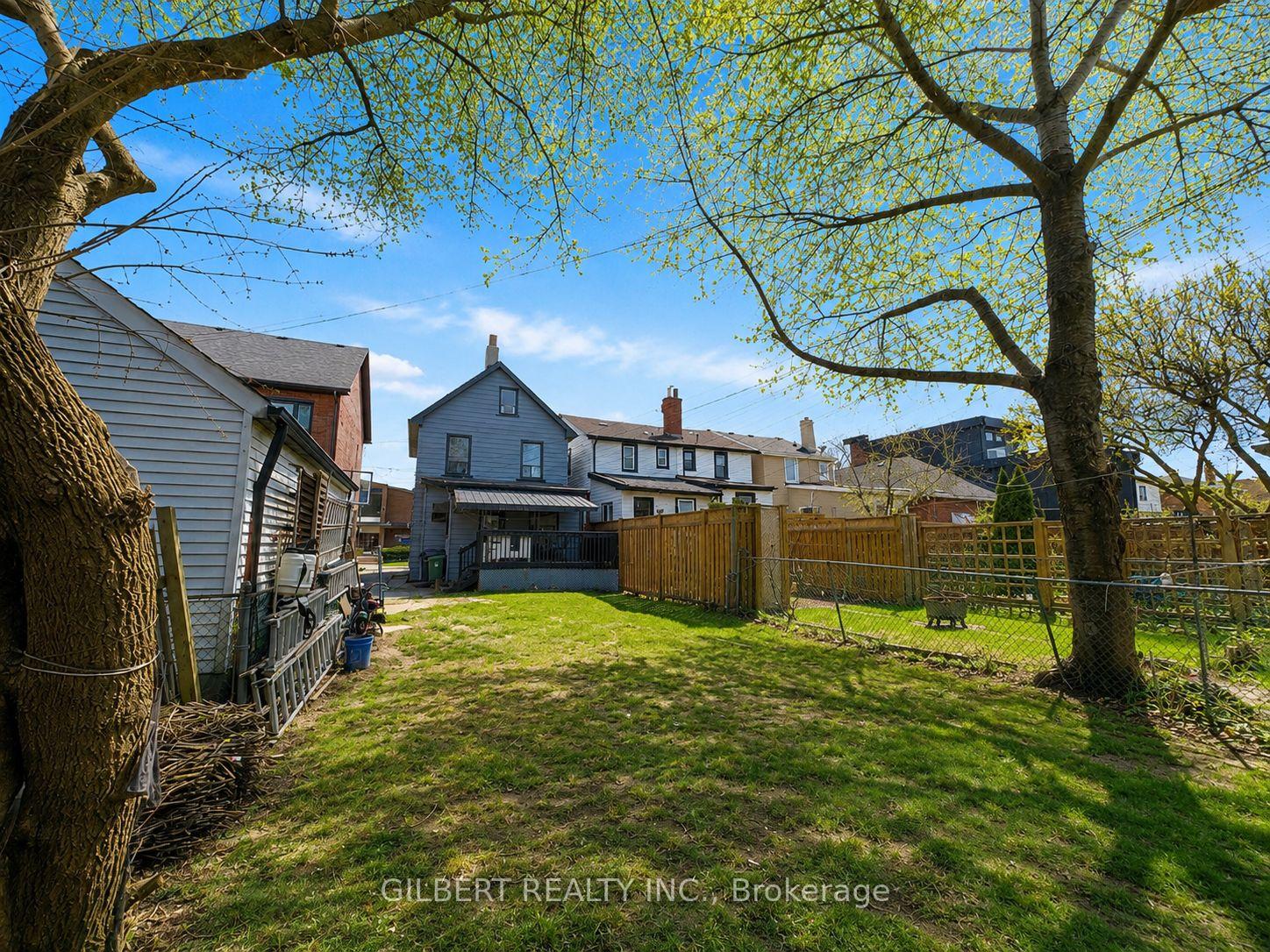 Photo 16 of 405 Westmount Avenue, Toronto, Oakwood Village — HOMEH
