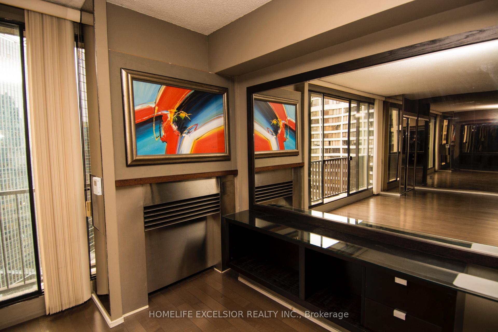 Photo 6 of Unit 3227, 33 Harbour Square, Toronto, Waterfront Communities — HOMEH