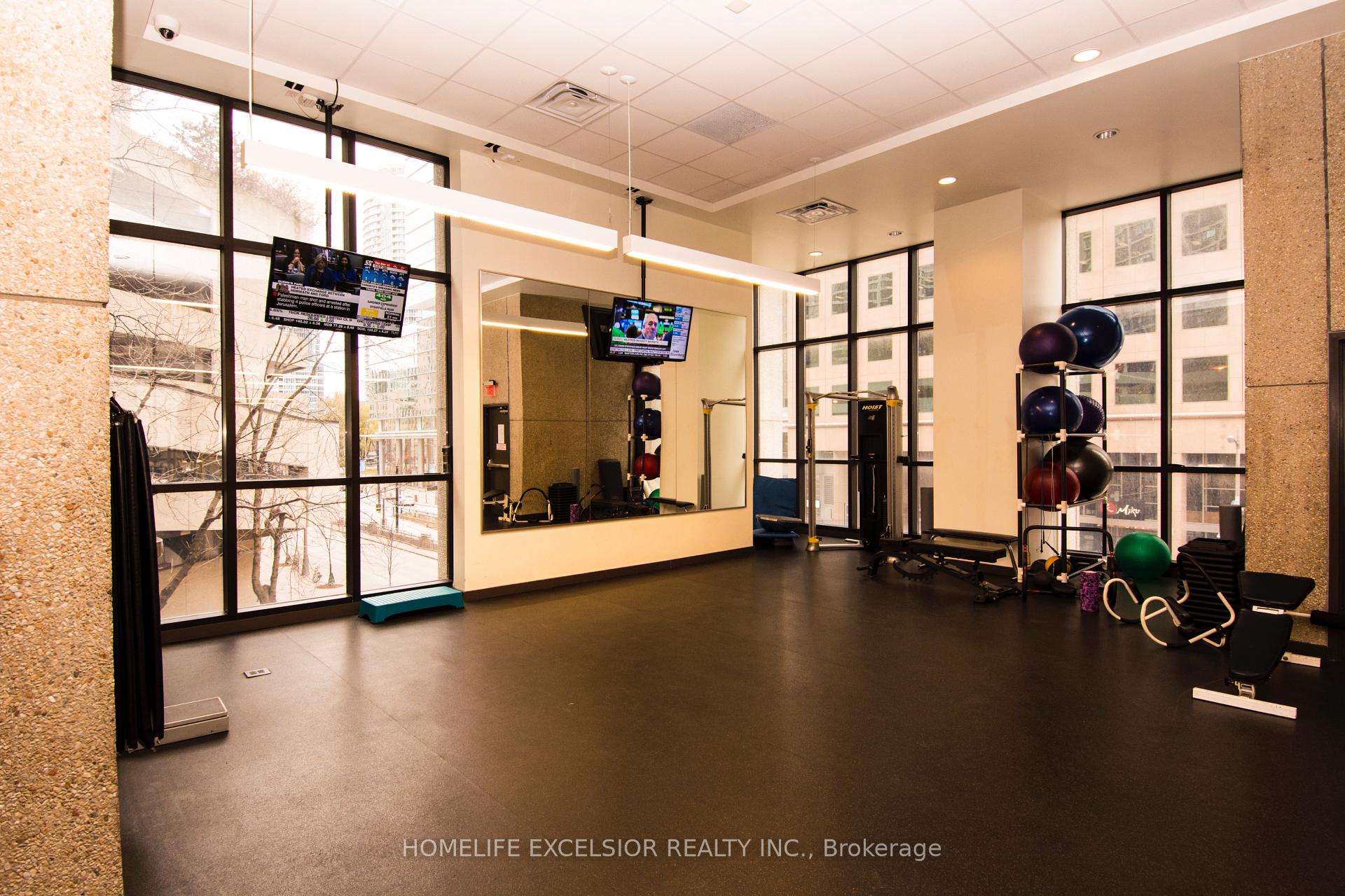 Photo 25 of Unit 3227, 33 Harbour Square, Toronto, Waterfront Communities — HOMEH