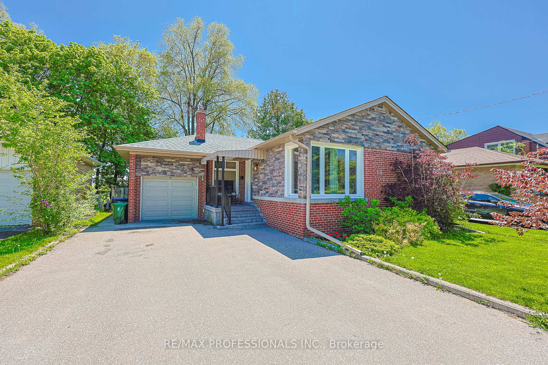 Photo 1 of 39 Sealcove Drive, Etobicoke, Etobicoke West Mall — HOMEH