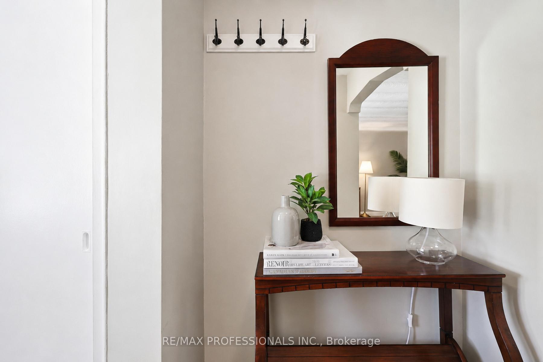 Photo 6 of 39 Sealcove Drive, Etobicoke, Etobicoke West Mall — HOMEH