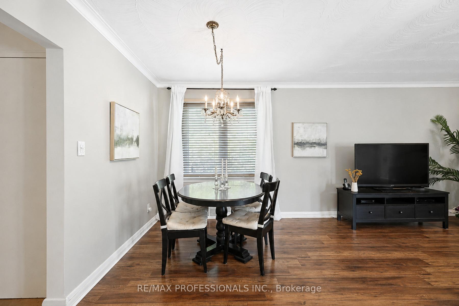 Photo 7 of 39 Sealcove Drive, Etobicoke, Etobicoke West Mall — HOMEH