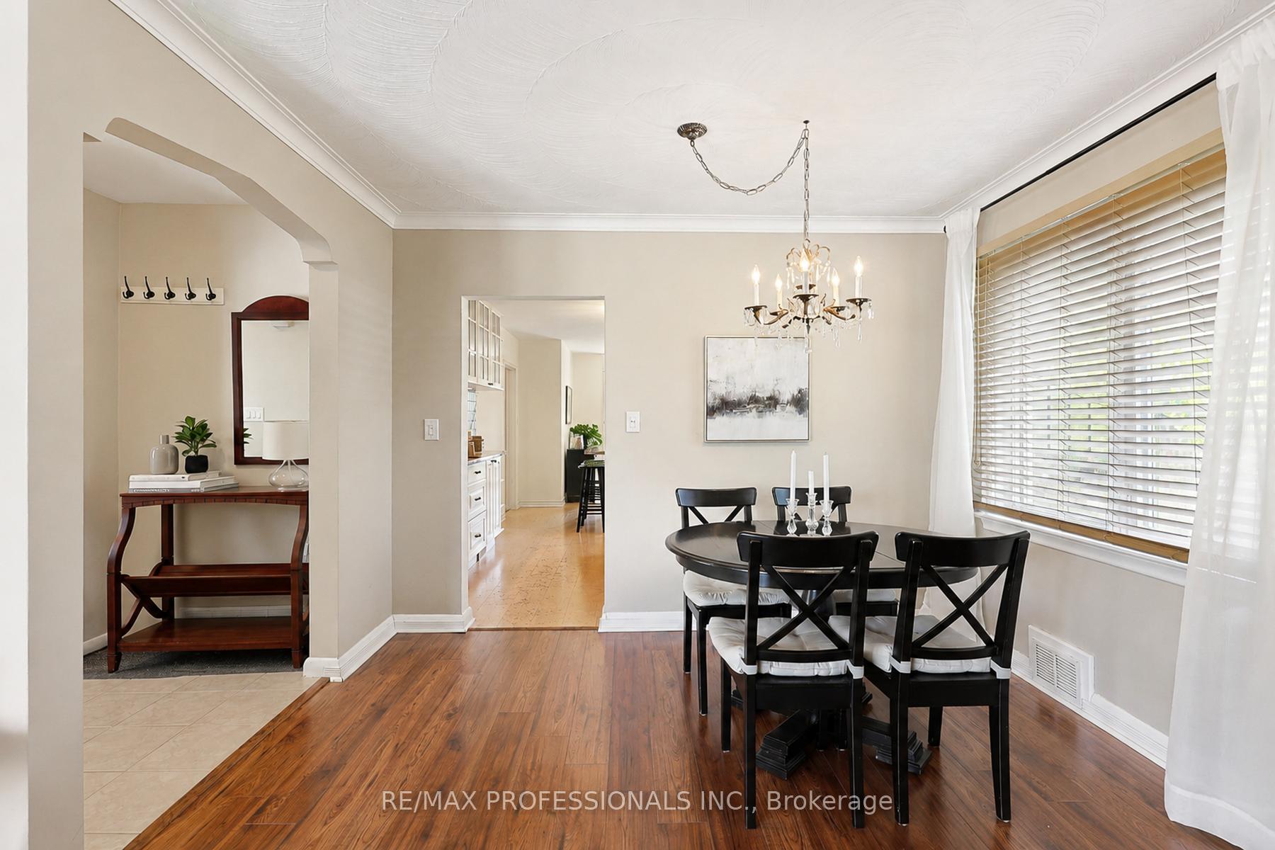 Photo 8 of 39 Sealcove Drive, Etobicoke, Etobicoke West Mall — HOMEH