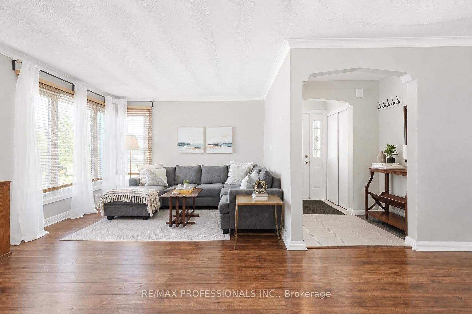Photo 11 of 39 Sealcove Drive, Etobicoke, Etobicoke West Mall — HOMEH