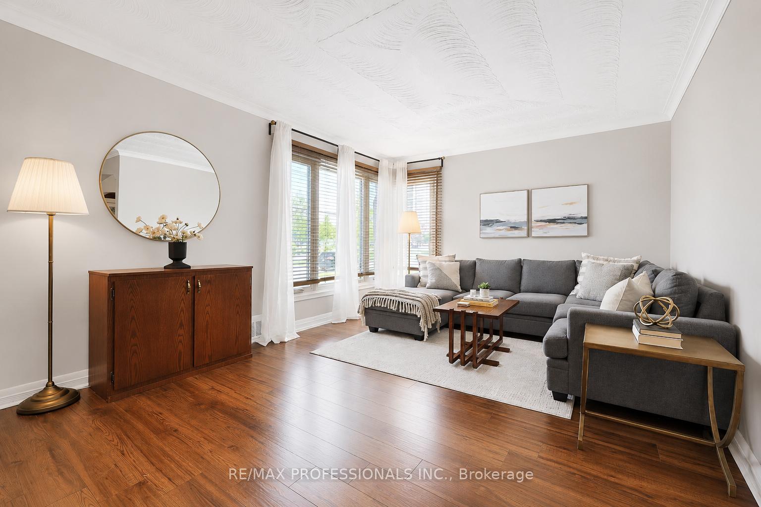 Photo 12 of 39 Sealcove Drive, Etobicoke, Etobicoke West Mall — HOMEH