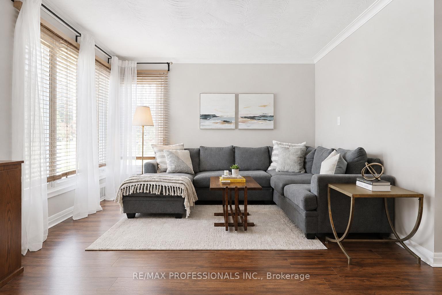 Photo 13 of 39 Sealcove Drive, Etobicoke, Etobicoke West Mall — HOMEH