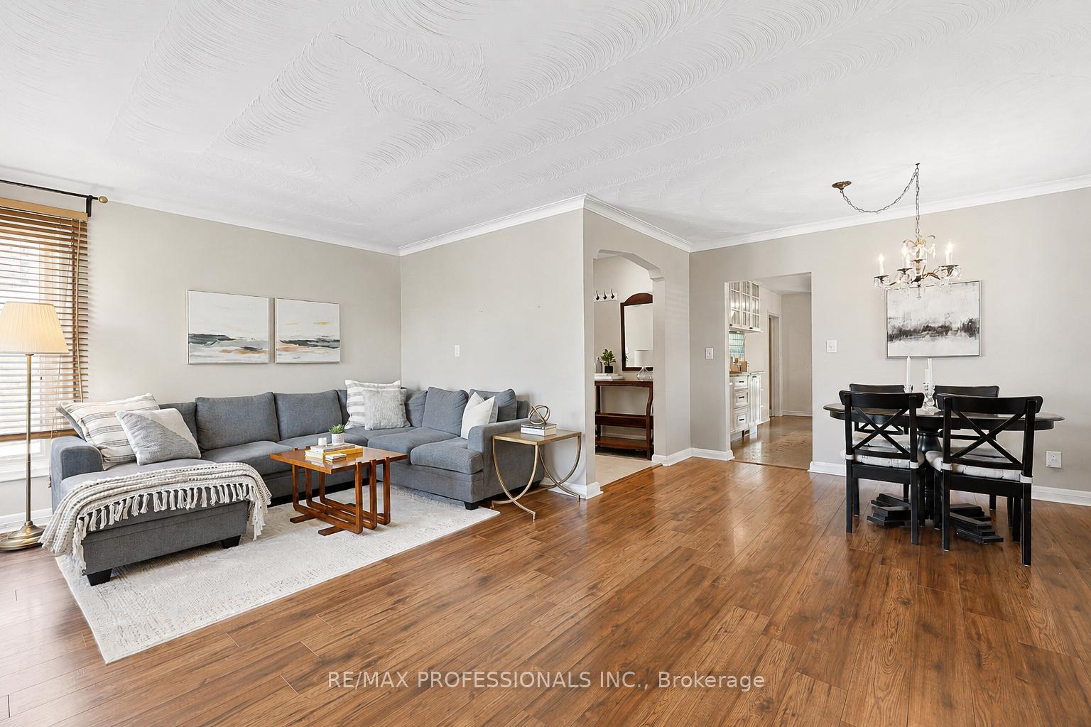 Photo 16 of 39 Sealcove Drive, Etobicoke, Etobicoke West Mall — HOMEH