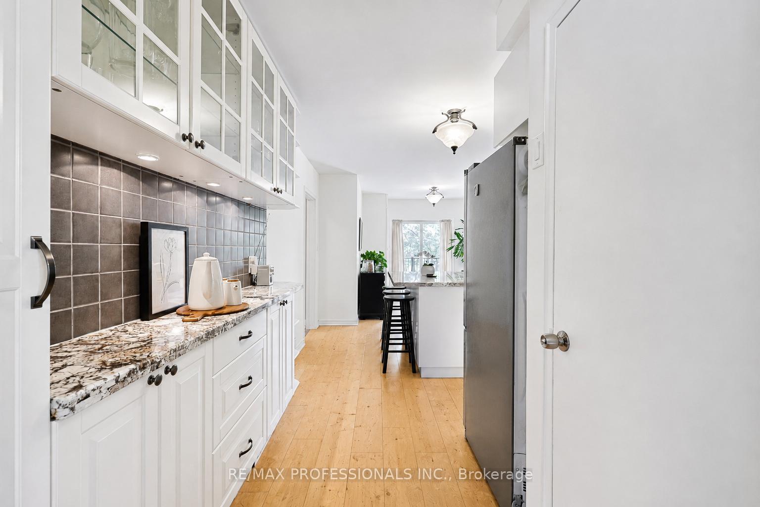 Photo 18 of 39 Sealcove Drive, Etobicoke, Etobicoke West Mall — HOMEH