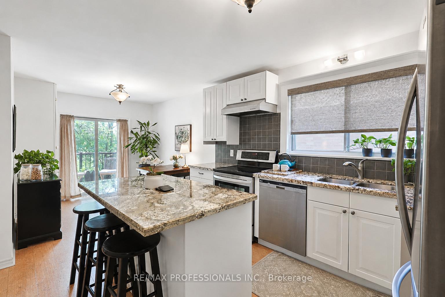 Photo 20 of 39 Sealcove Drive, Etobicoke, Etobicoke West Mall — HOMEH