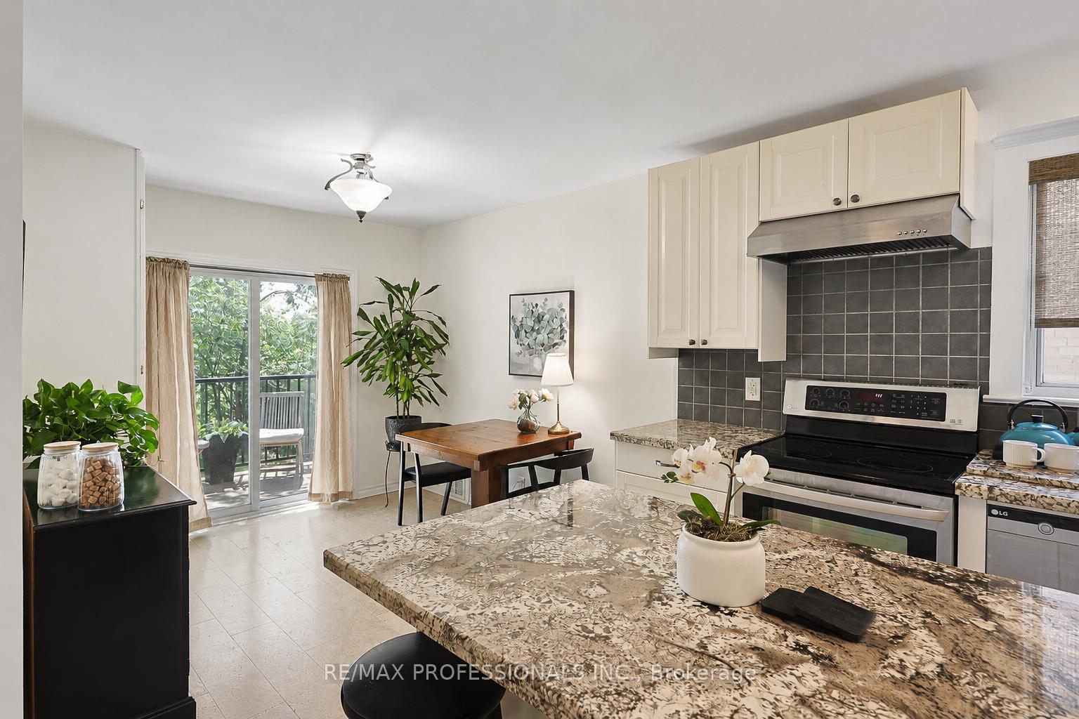 Photo 23 of 39 Sealcove Drive, Etobicoke, Etobicoke West Mall — HOMEH