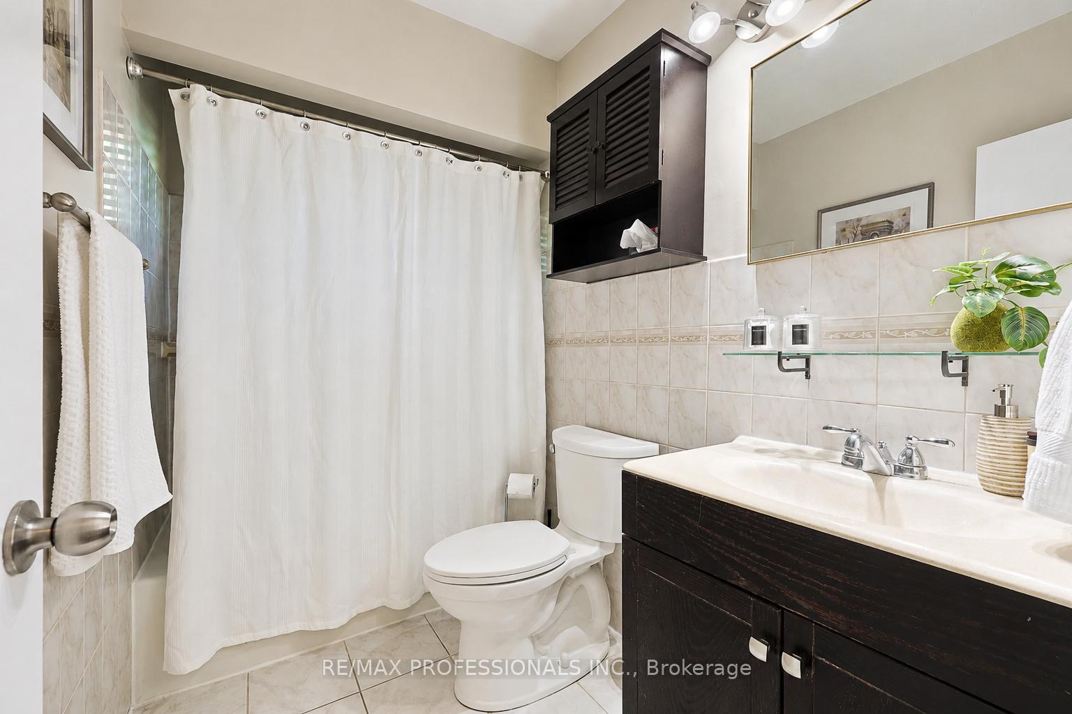Photo 26 of 39 Sealcove Drive, Etobicoke, Etobicoke West Mall — HOMEH