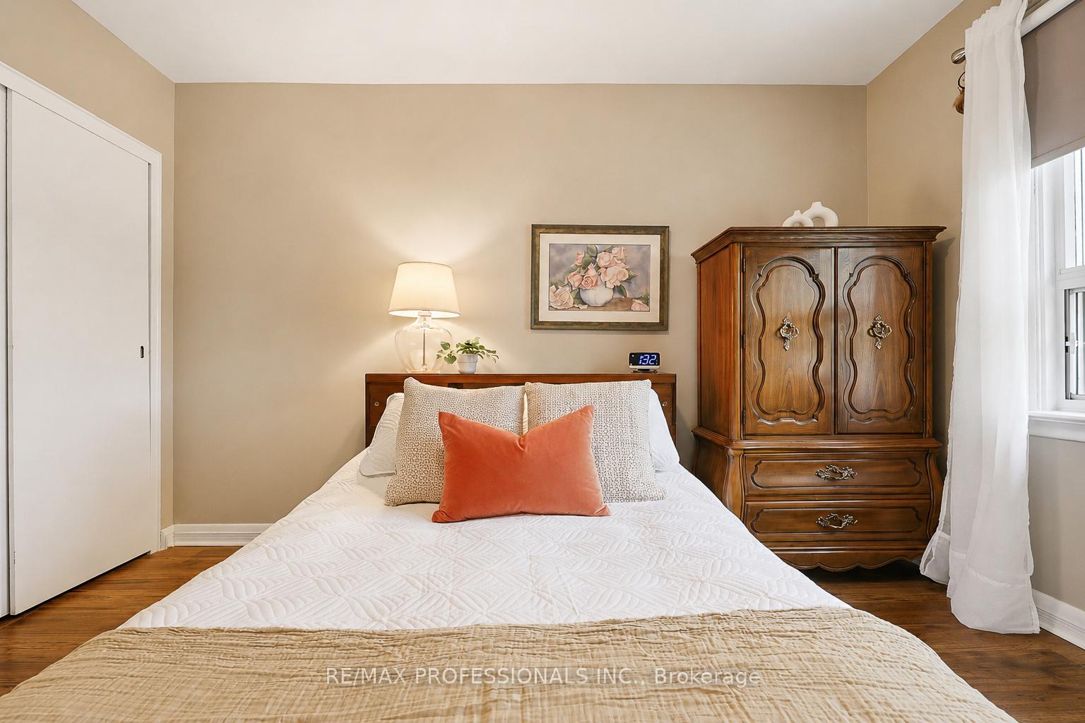 Photo 28 of 39 Sealcove Drive, Etobicoke, Etobicoke West Mall — HOMEH