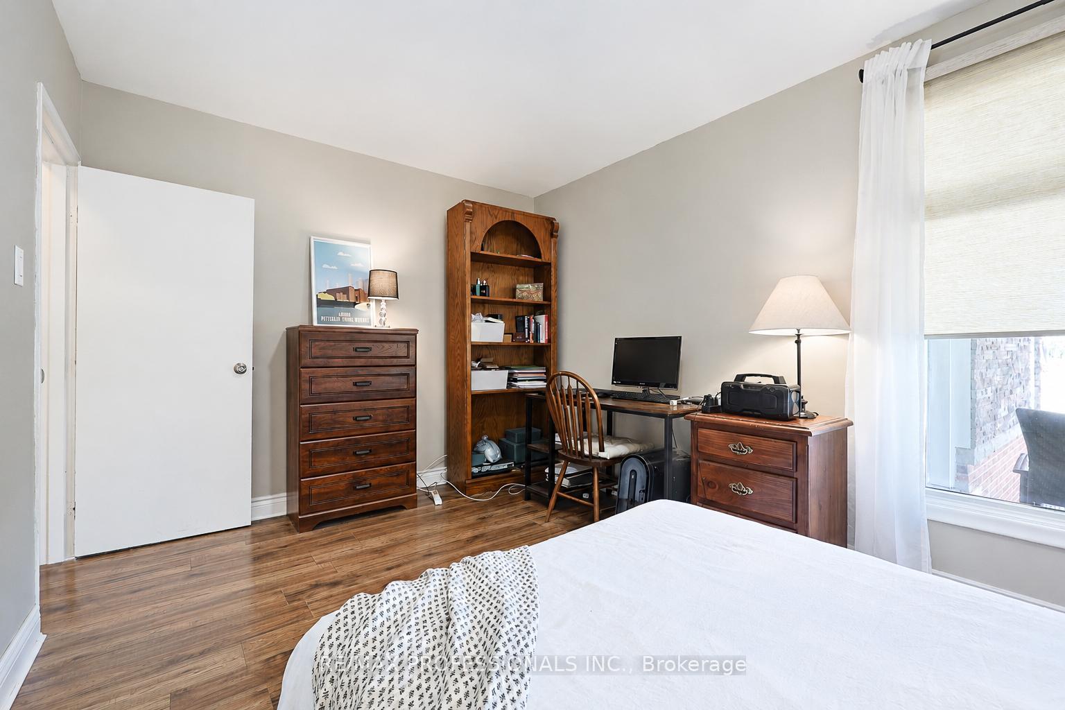 Photo 32 of 39 Sealcove Drive, Etobicoke, Etobicoke West Mall — HOMEH